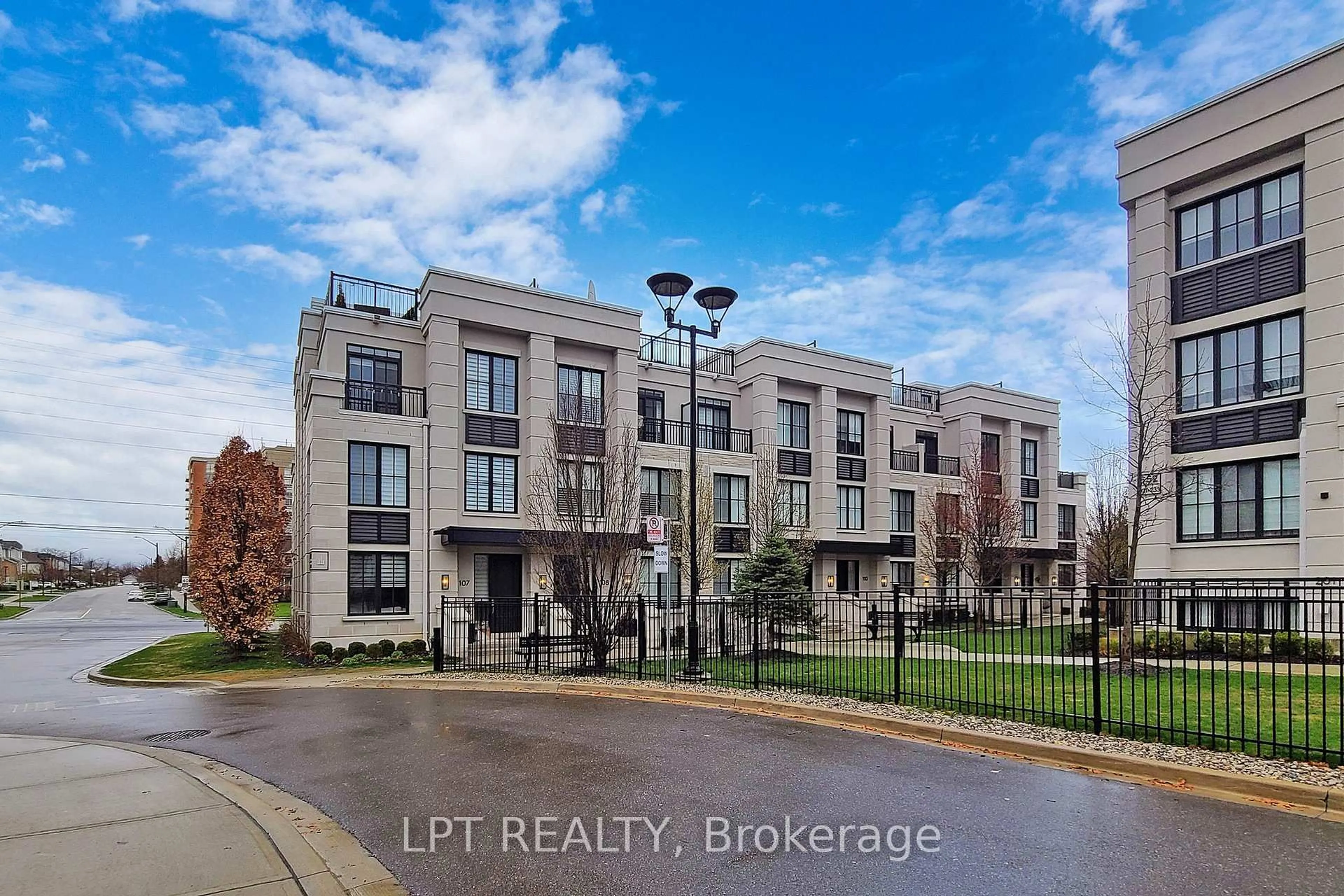 A pic from outside/outdoor area/front of a property/back of a property/a pic from drone, building for 1180 Cawthra Rd #110, Mississauga Ontario L5G 0A5