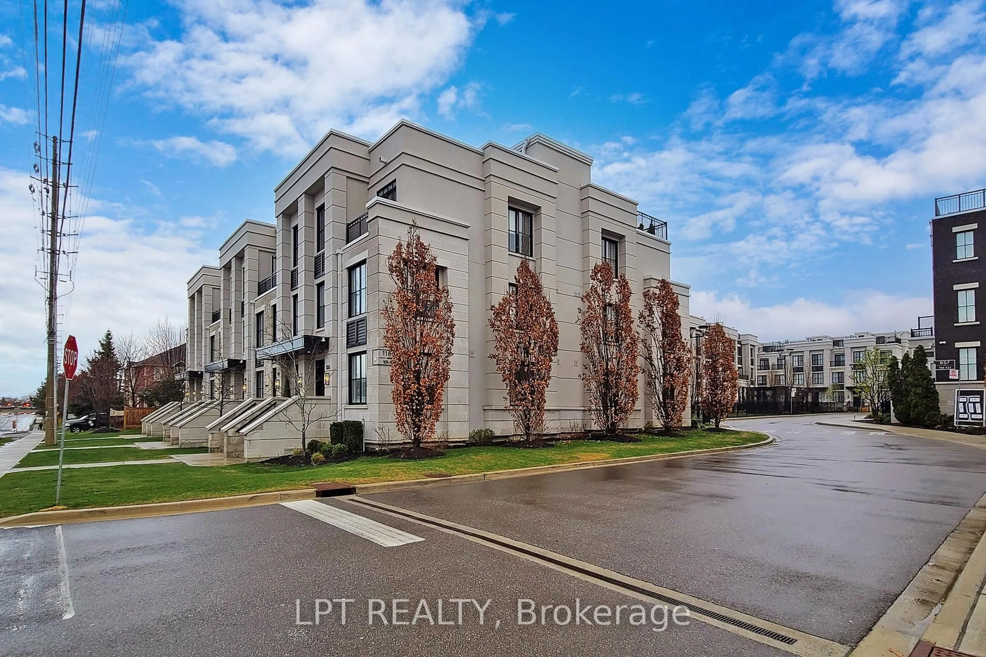 A pic from outside/outdoor area/front of a property/back of a property/a pic from drone, building for 1180 Cawthra Rd #110, Mississauga Ontario L5G 0A5