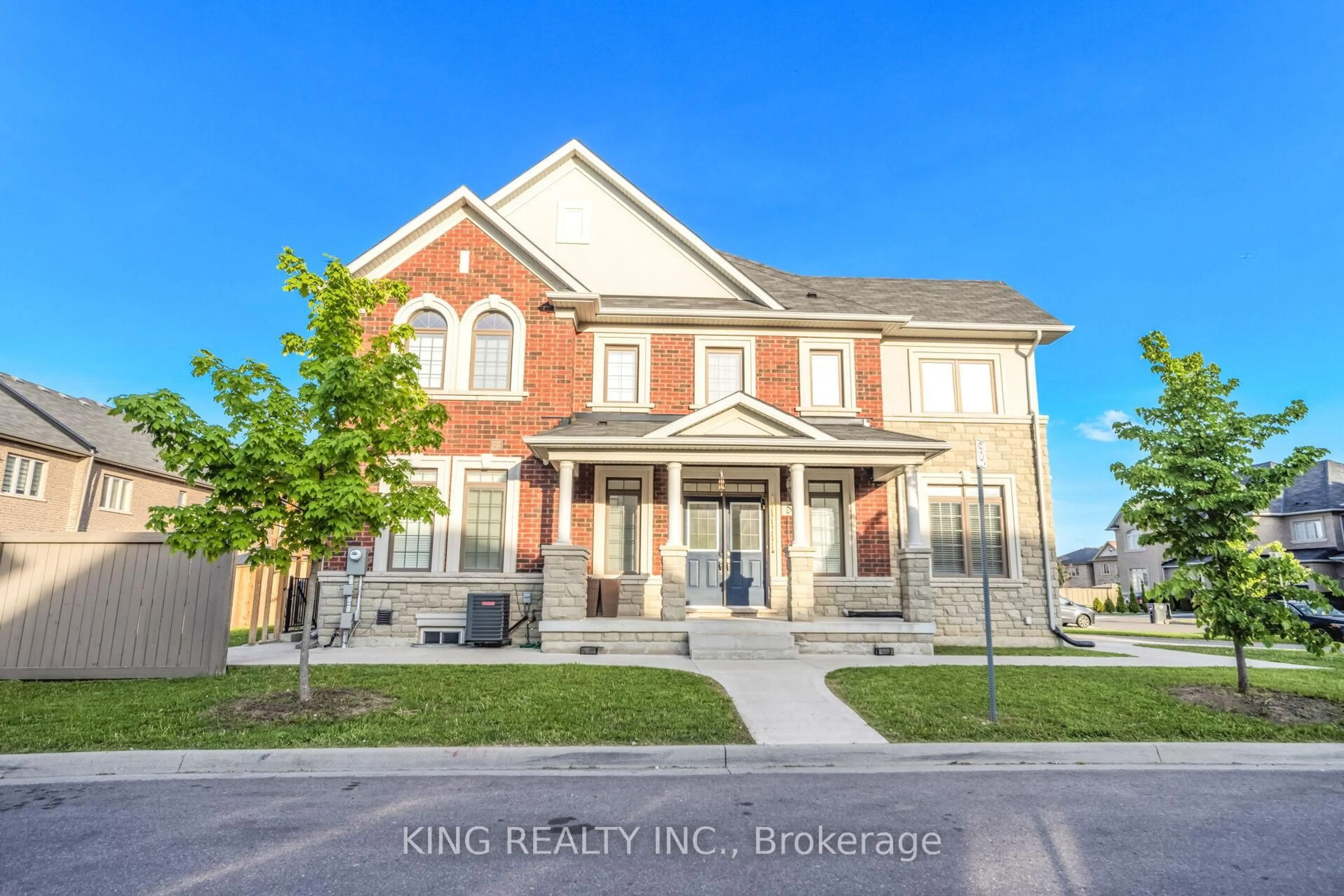 Home with brick exterior material, building for 5 Loomis Rd, Brampton Ontario L7A 4X9