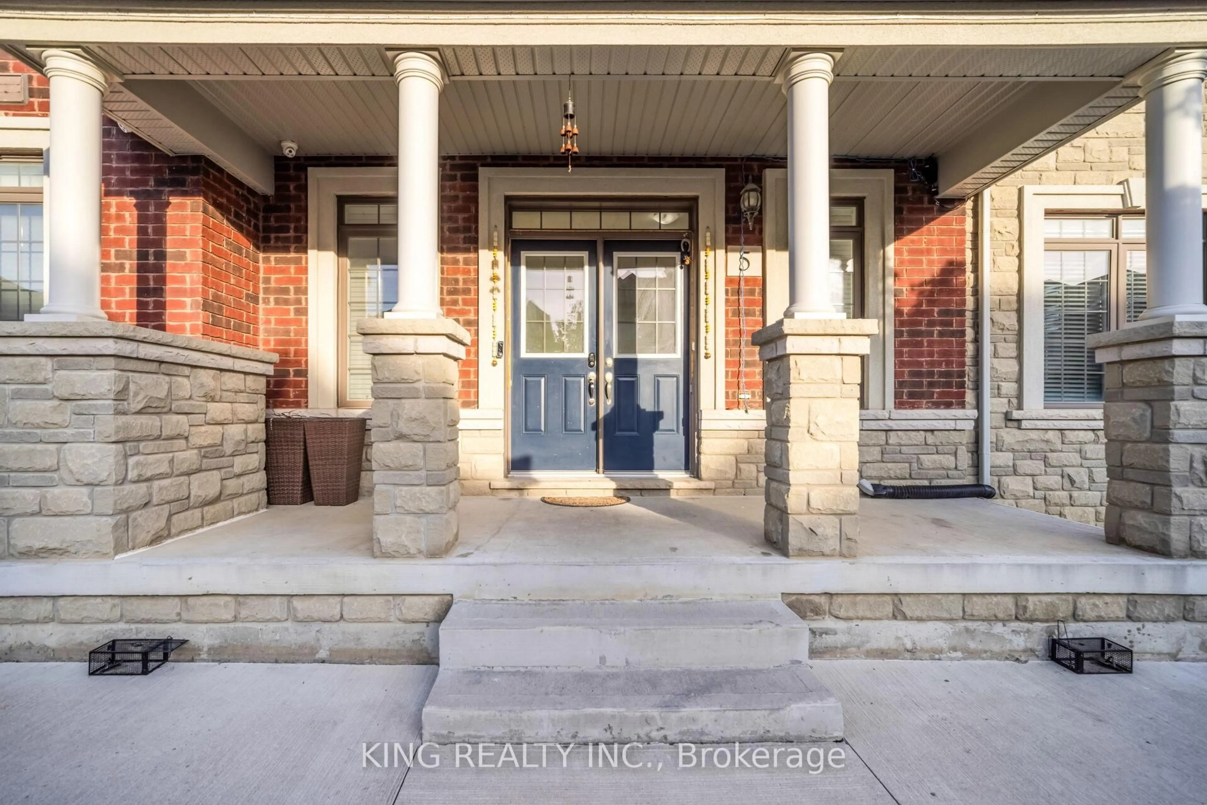Indoor entryway for 5 Loomis Rd, Brampton Ontario L7A 4X9