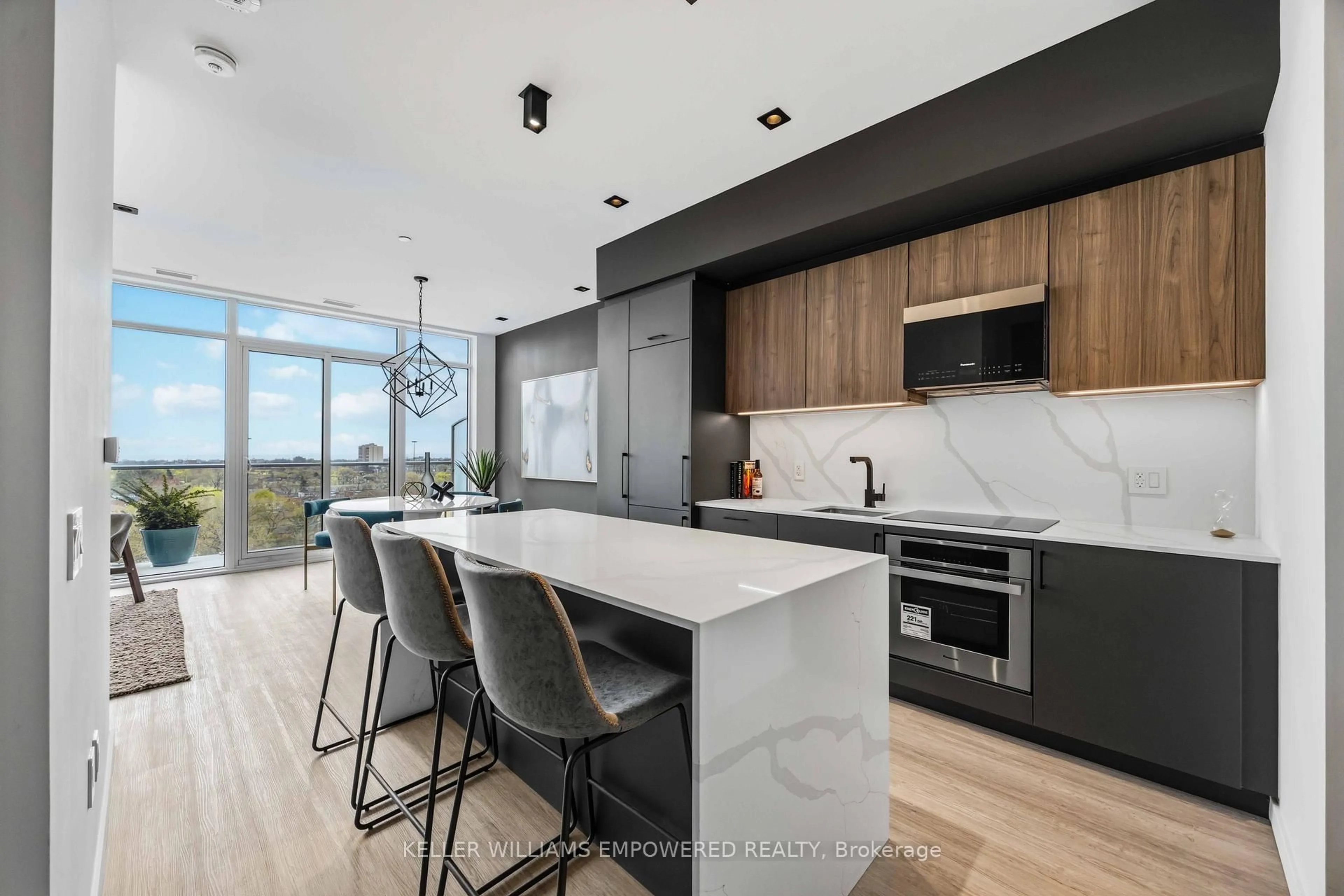 Contemporary kitchen, unknown for 689 The Queensway St #802, Toronto Ontario M8Y 1L1