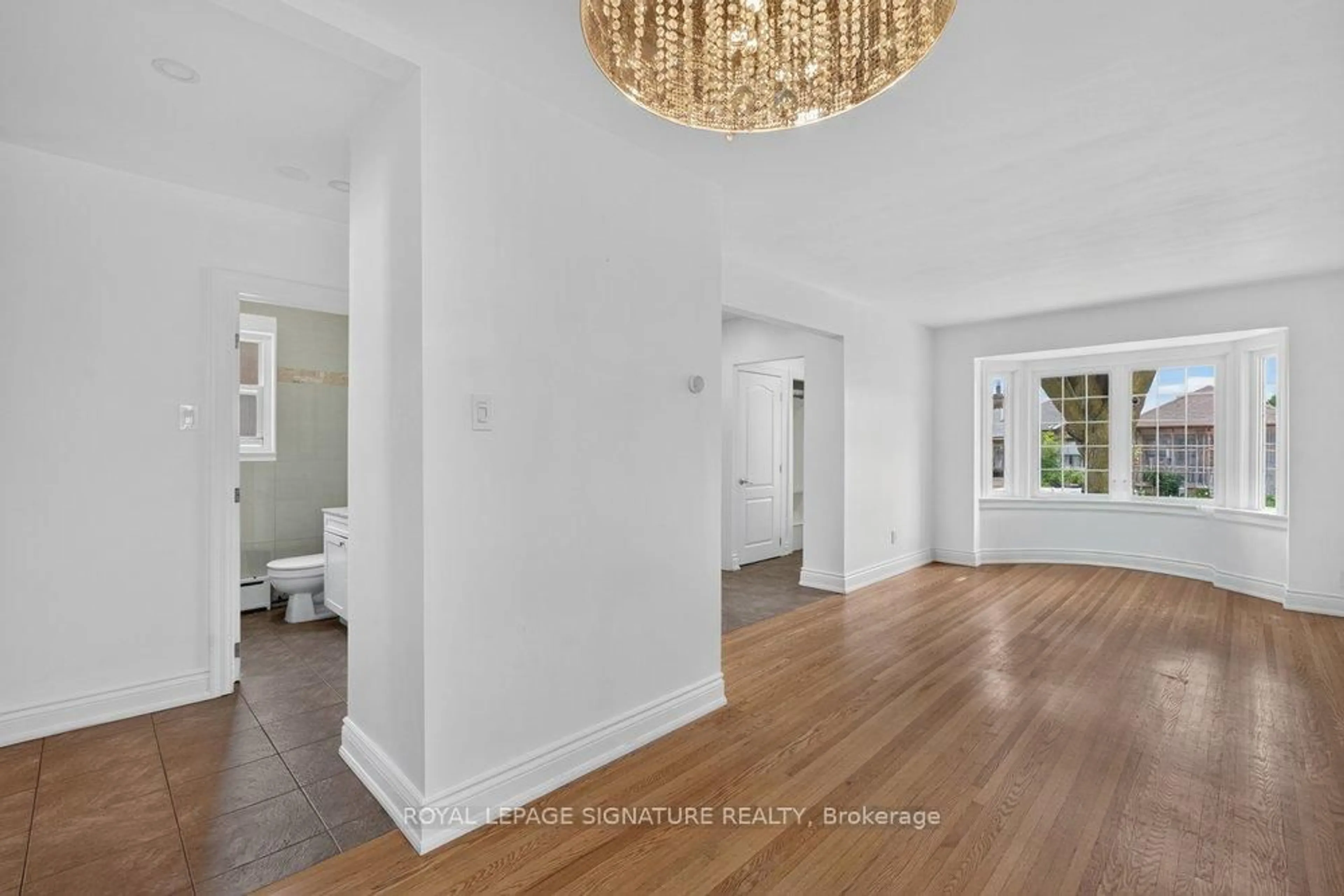 Indoor entryway for 57 Miranda Ave, Toronto Ontario M6E 4G3