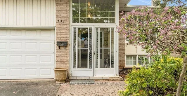 1011 Pearson Dr, Oakville 3