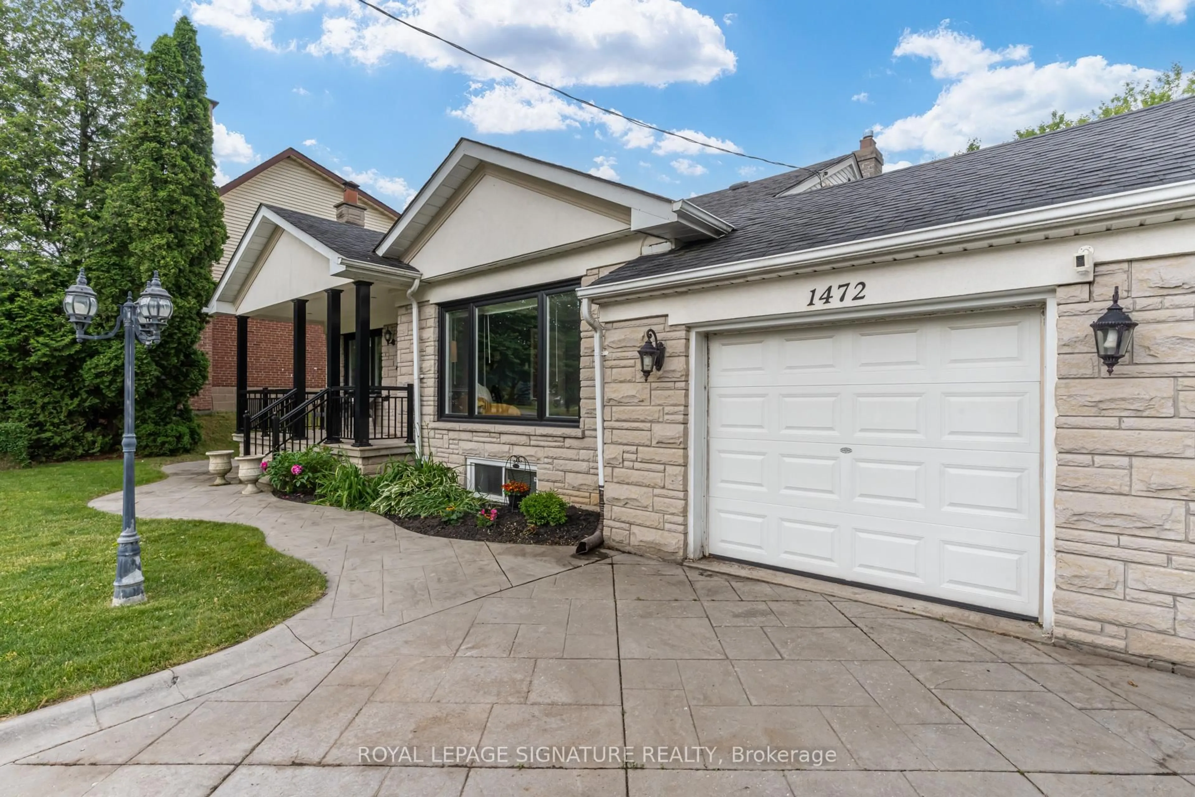 Home with brick exterior material, street for 1472 Myron Dr, Mississauga Ontario L5E 2N6