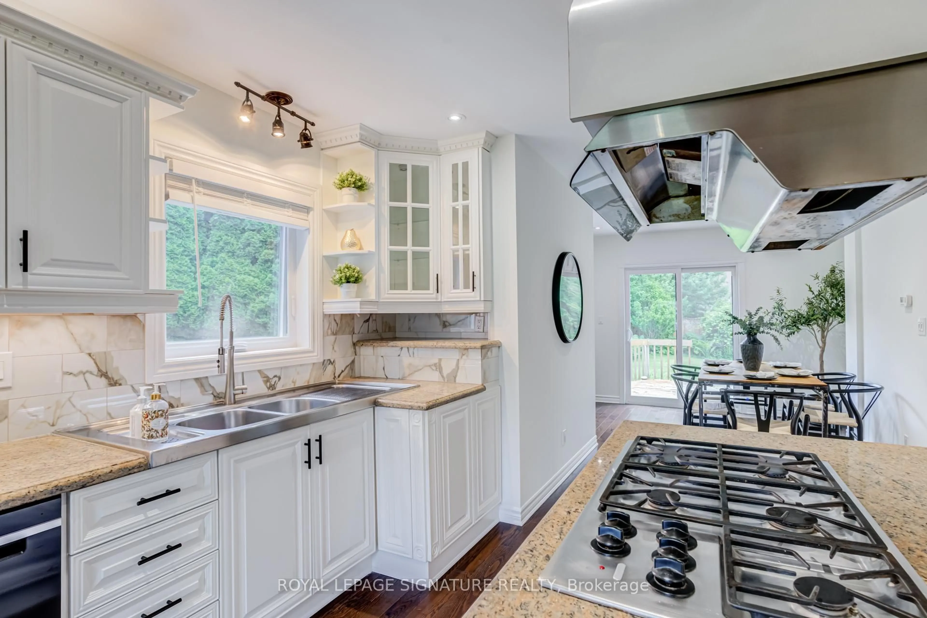 Contemporary kitchen, ceramic/tile floor for 1472 Myron Dr, Mississauga Ontario L5E 2N6