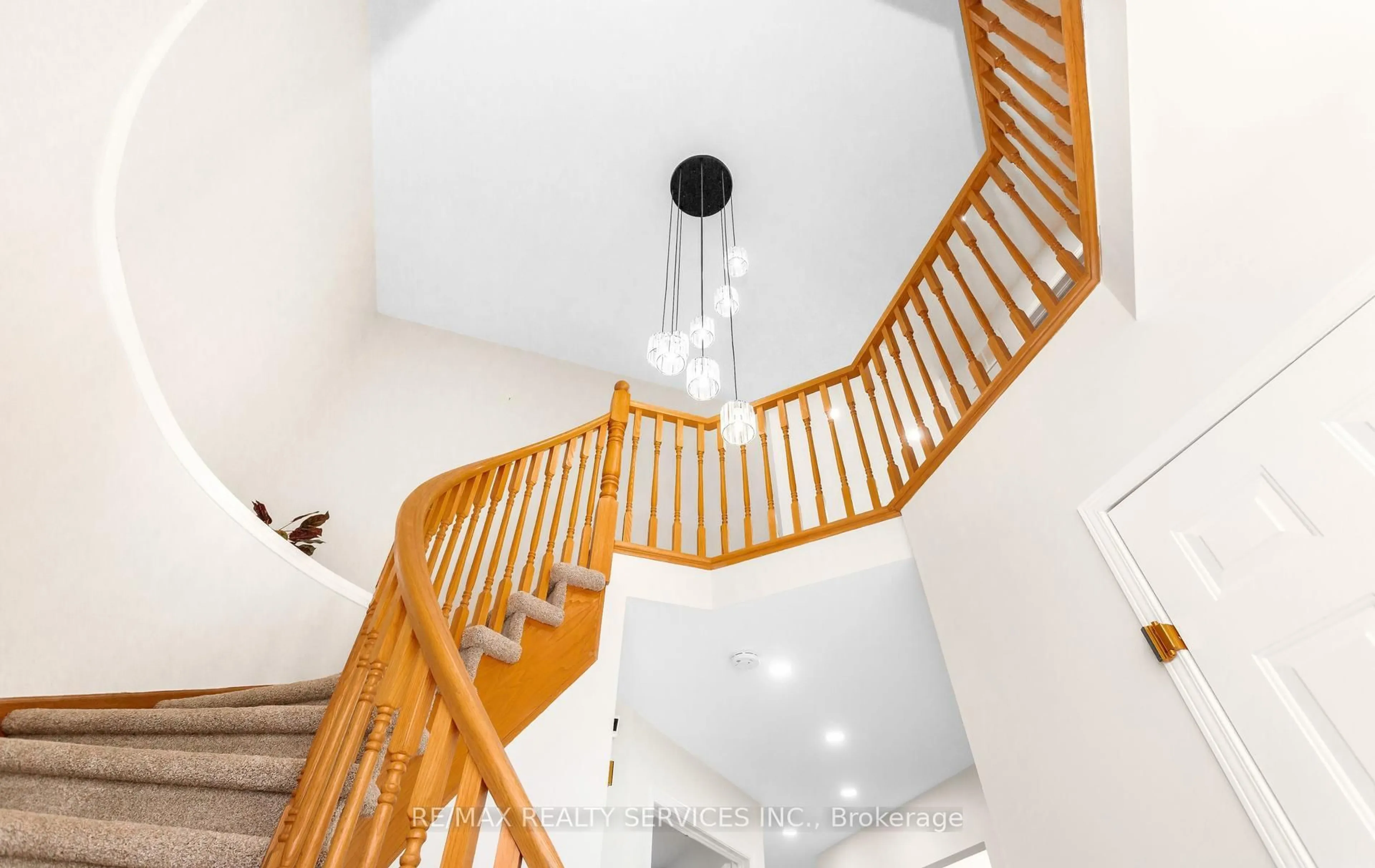 Stairs for 4110 Forest Run Ave, Burlington Ontario L7M 4L7