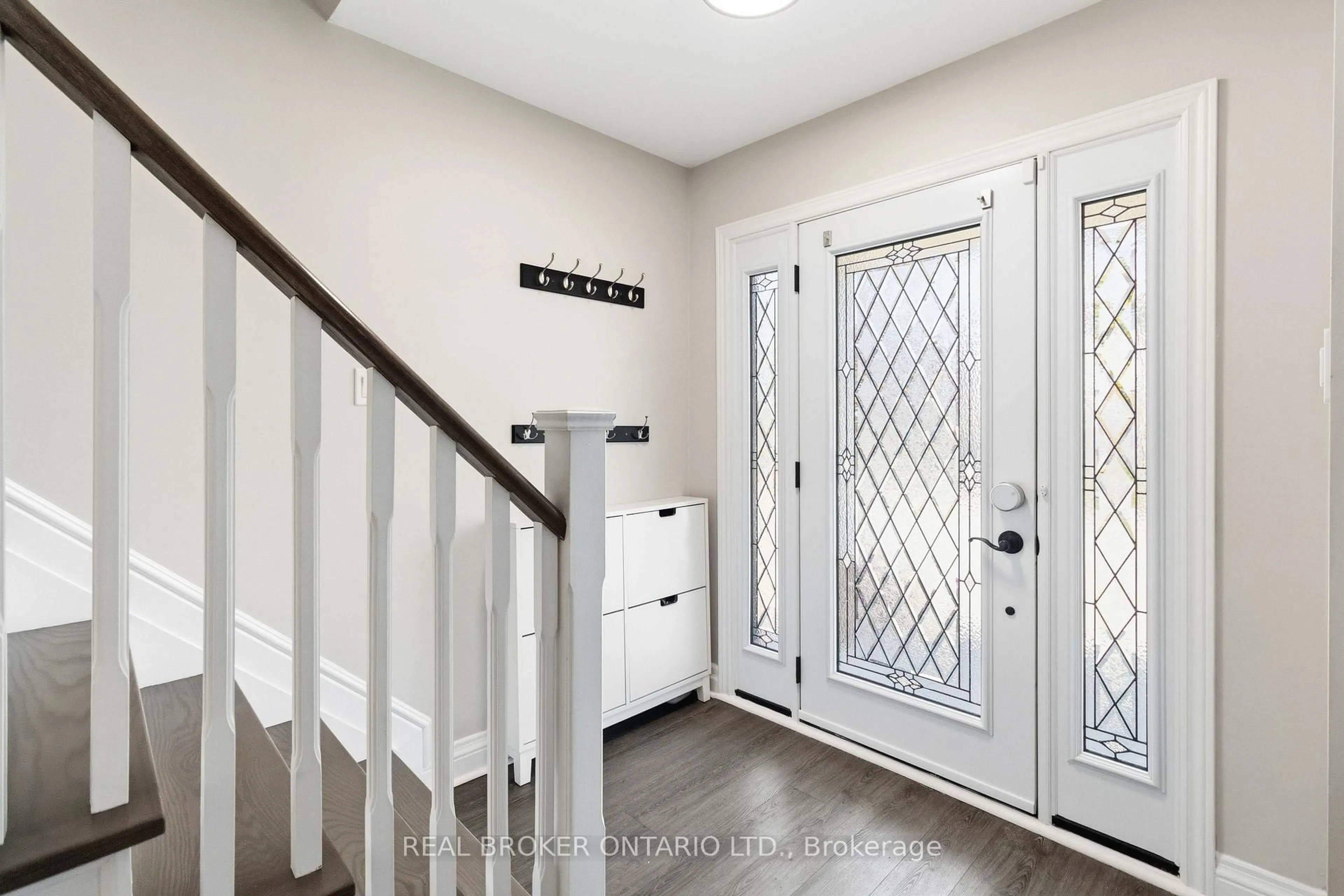 Indoor entryway for 5048 HASWELL Lane, Burlington Ontario L7L 6H3