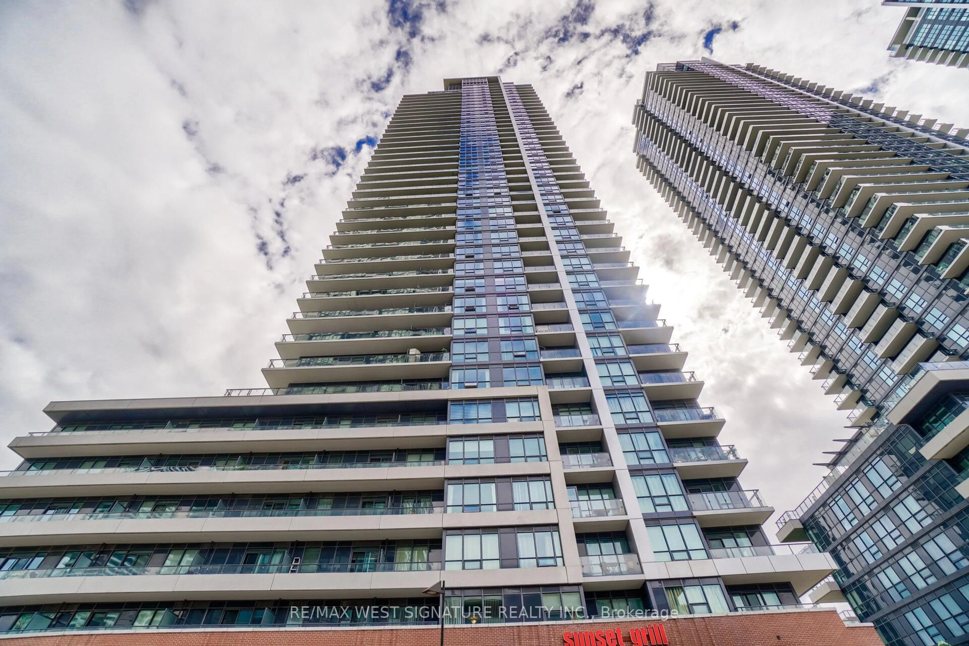 A pic from outside/outdoor area/front of a property/back of a property/a pic from drone, building for 2212 Lake Shore Blvd #711, Toronto Ontario M8V 0C2
