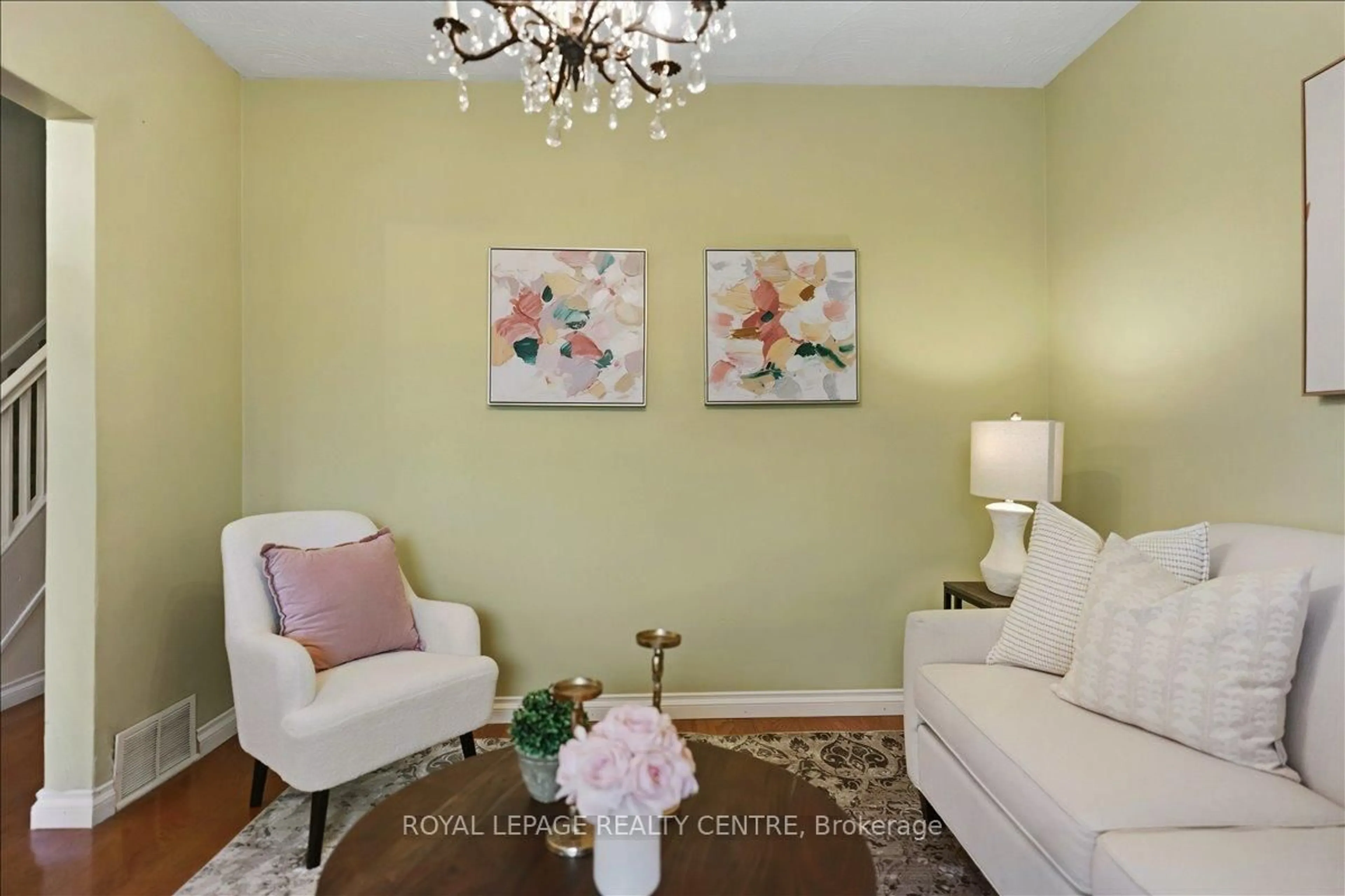 Living room with furniture, unknown for 115 Priscilla Ave, Toronto Ontario M6S 3W4