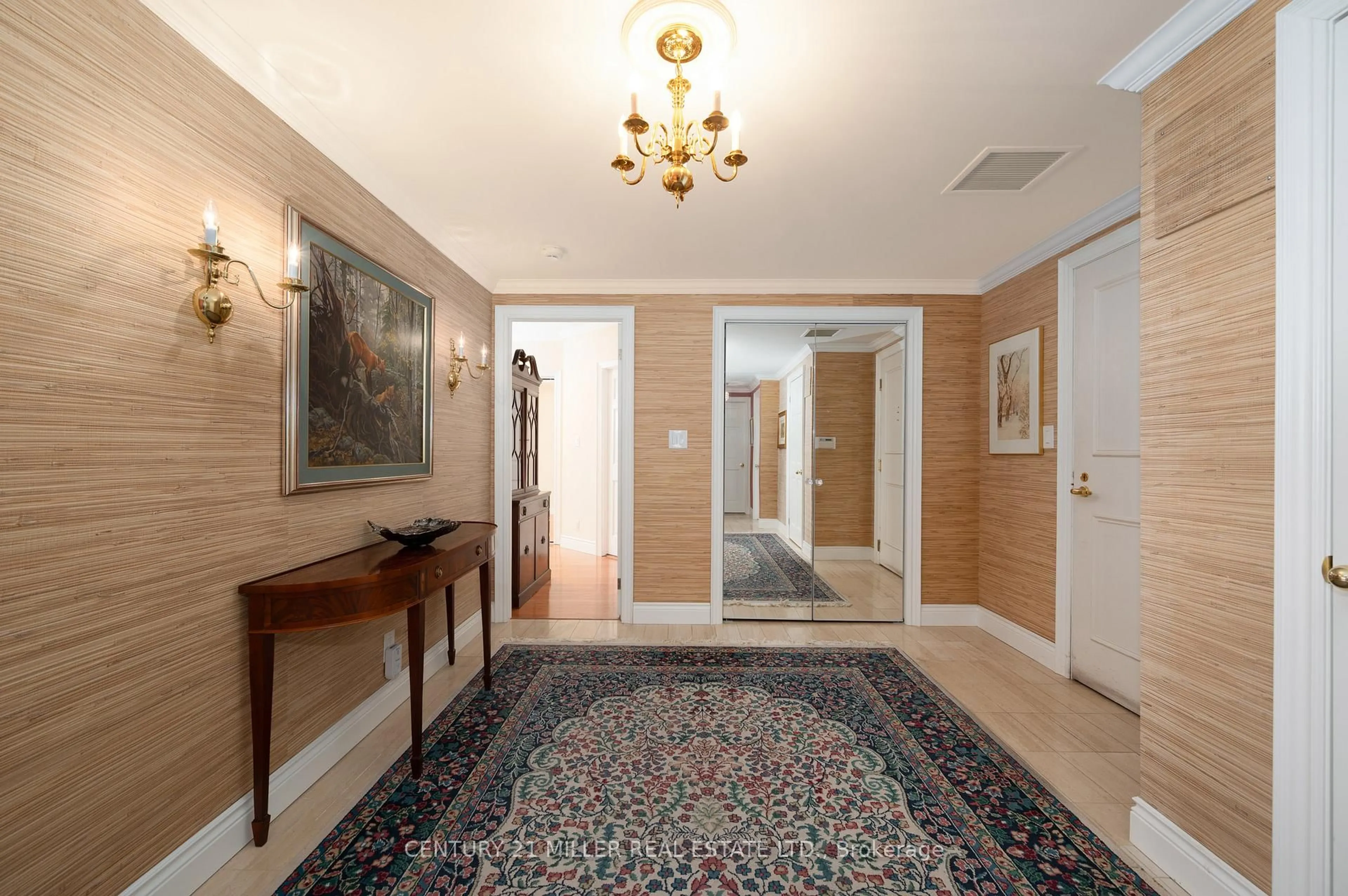 Indoor foyer for 100 Lakeshore Rd #1105, Oakville Ontario L6J 6M9