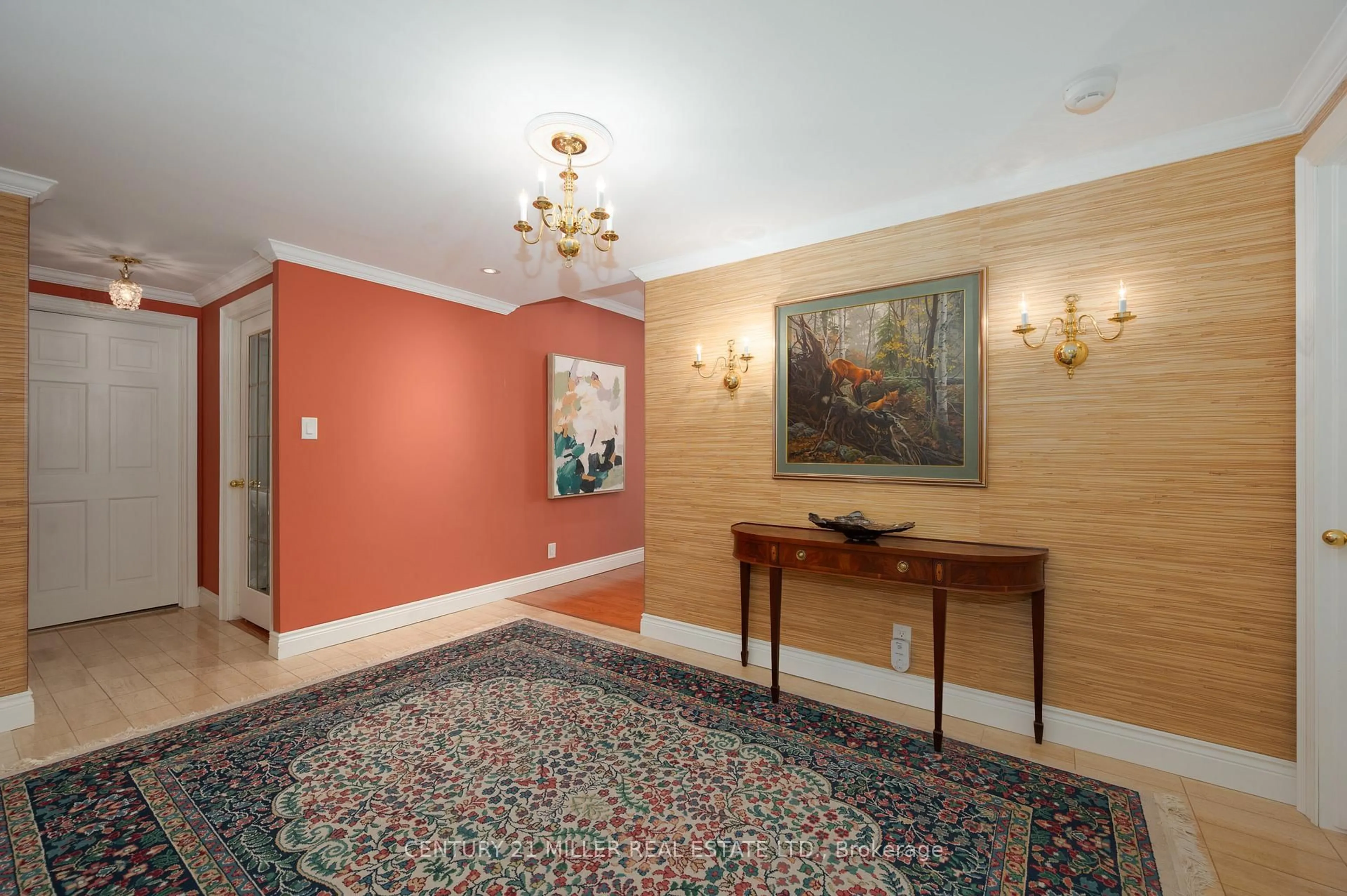 Indoor foyer for 100 Lakeshore Rd #1105, Oakville Ontario L6J 6M9