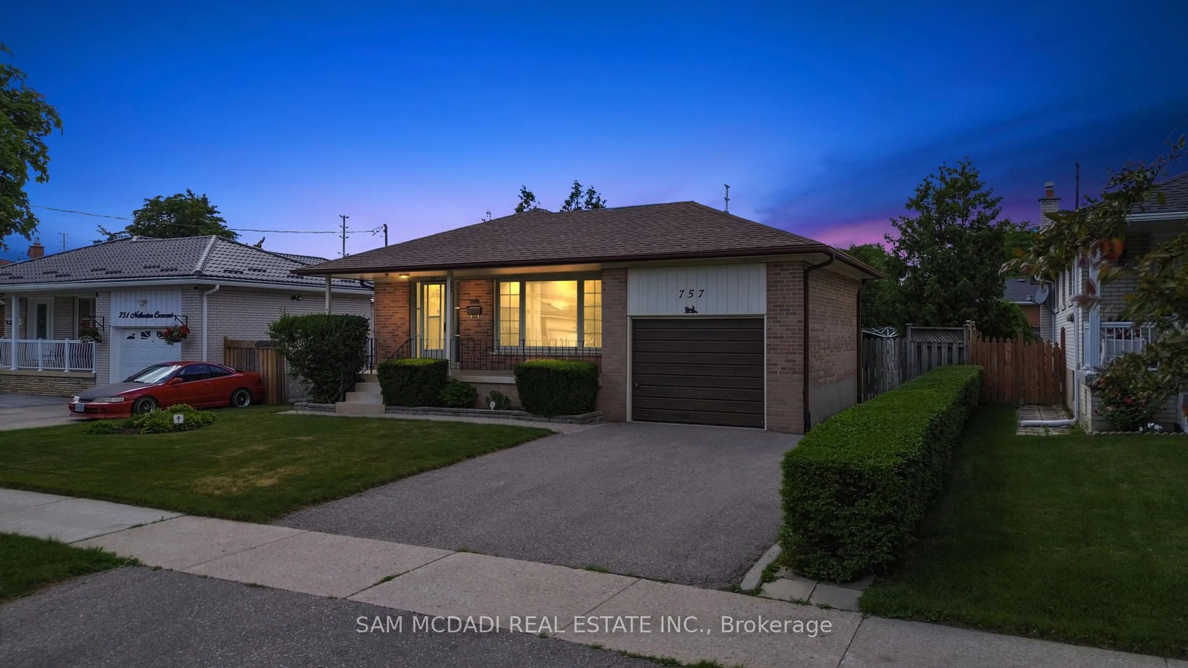 Home with brick exterior material, street for 757 Netherton Cres, Mississauga Ontario L4Y 2M5