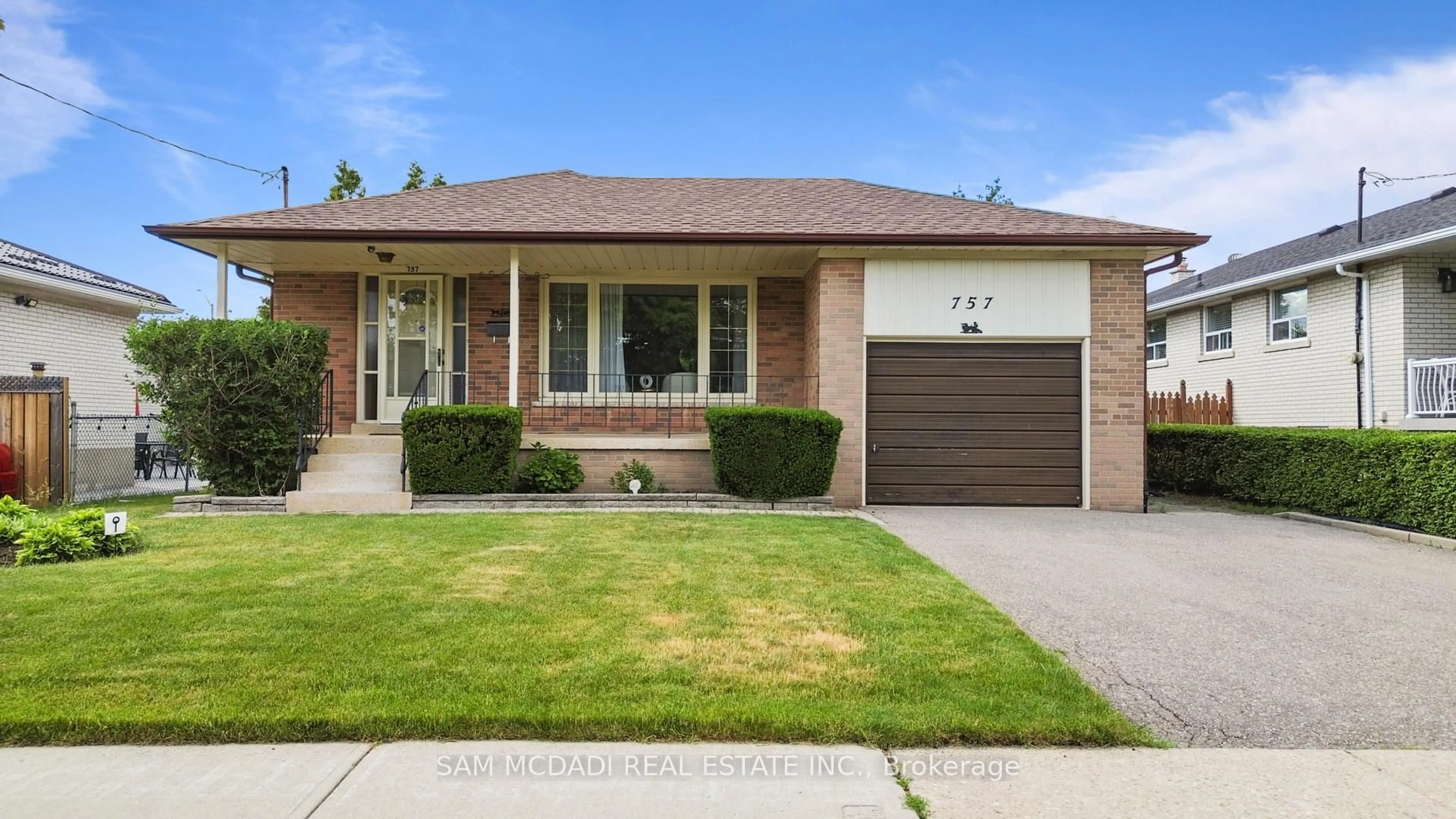 Home with brick exterior material, street for 757 Netherton Cres, Mississauga Ontario L4Y 2M5
