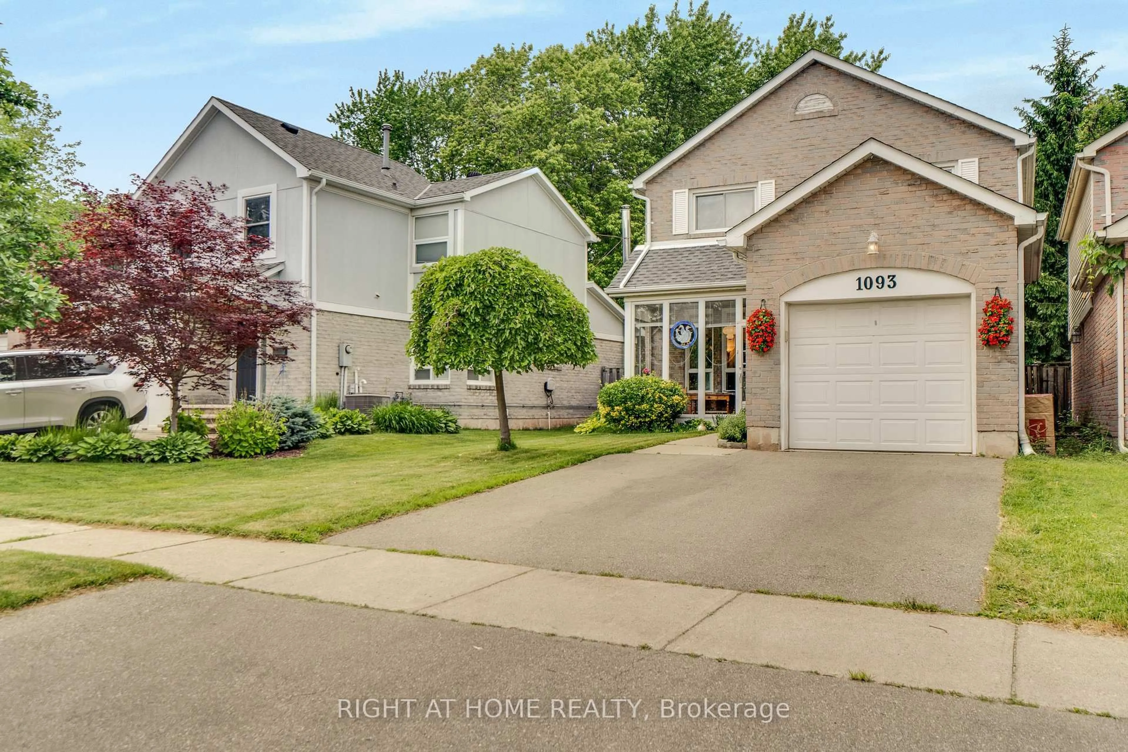 Unknown for 1093 Montgomery Dr, Oakville Ontario L6M 1E8