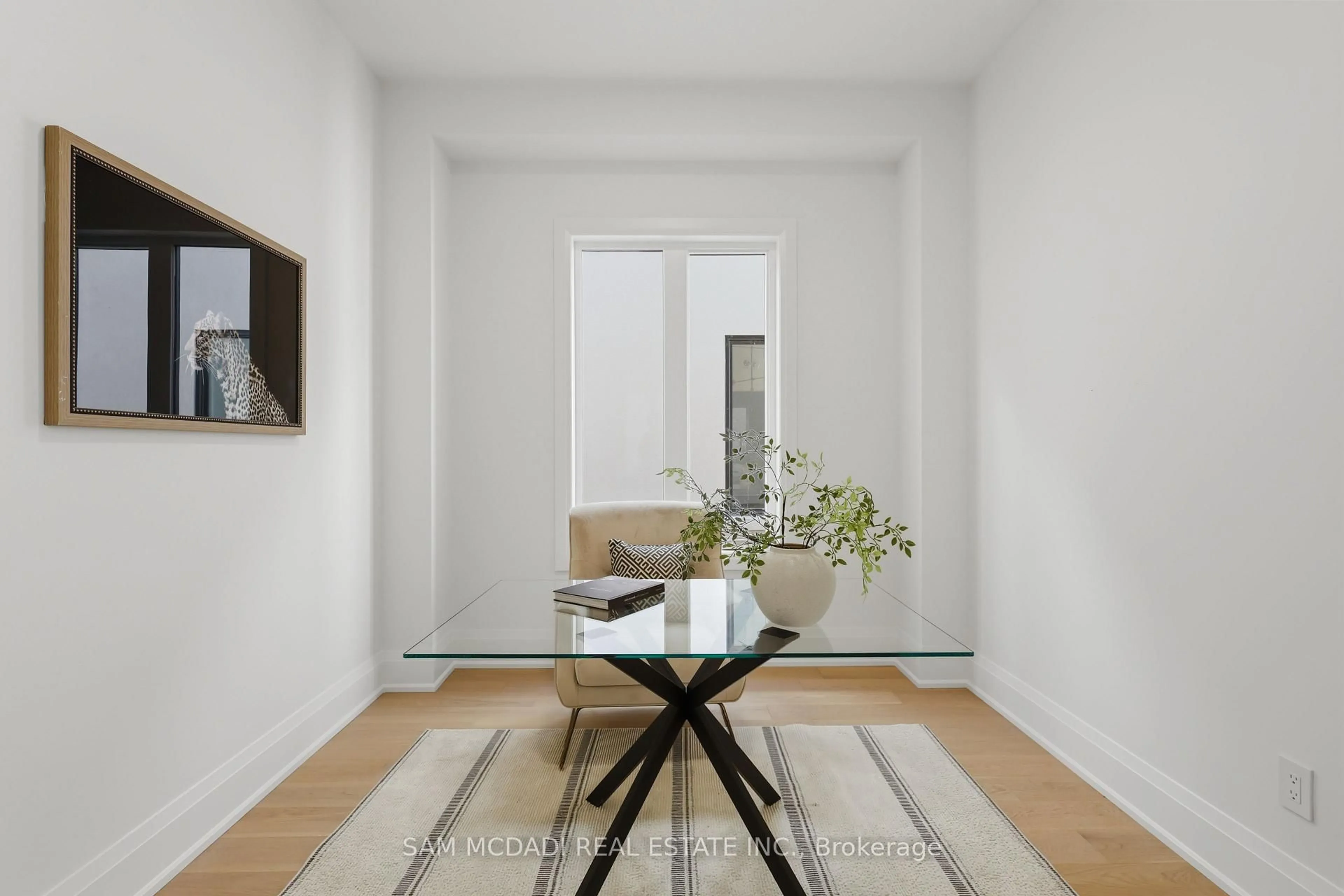 Indoor entryway for 2354 Eighth Line, Oakville Ontario L6H 7E6