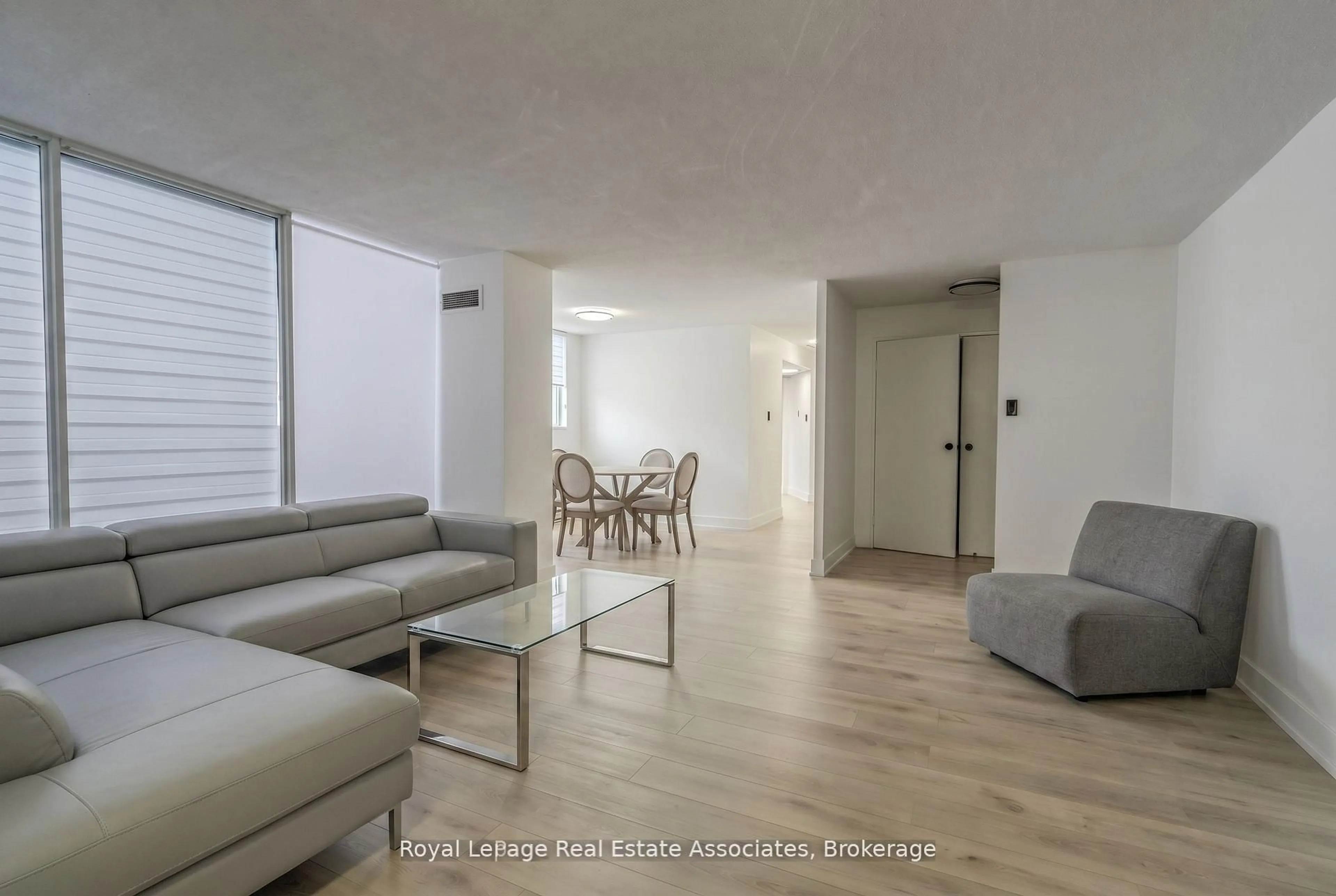 Living room with furniture, unknown for 3695 Kaneff Cres #1602, Mississauga Ontario L5A 4B6