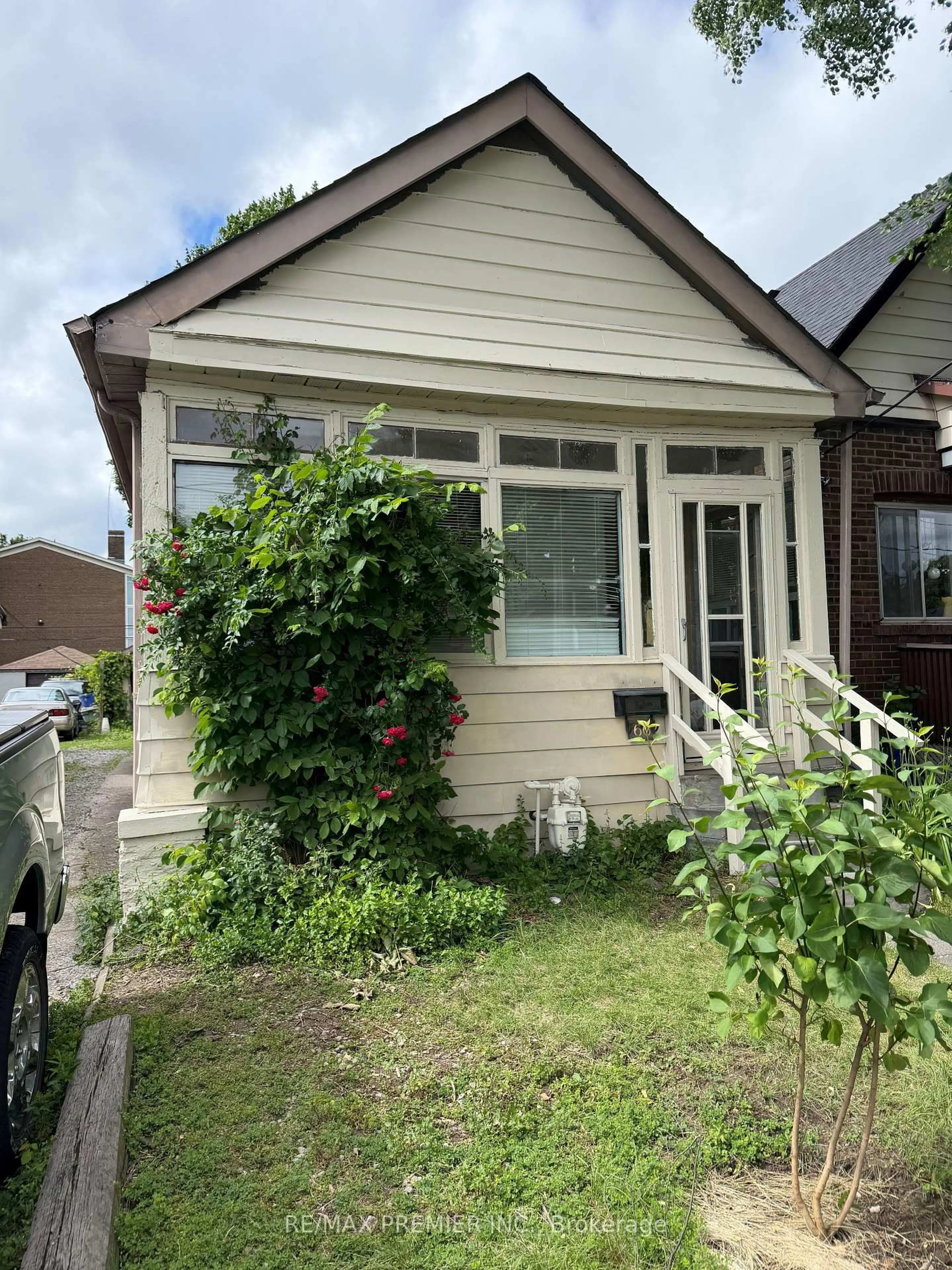 Unknown for 66 Lambton Ave, Toronto Ontario M6N 2S1