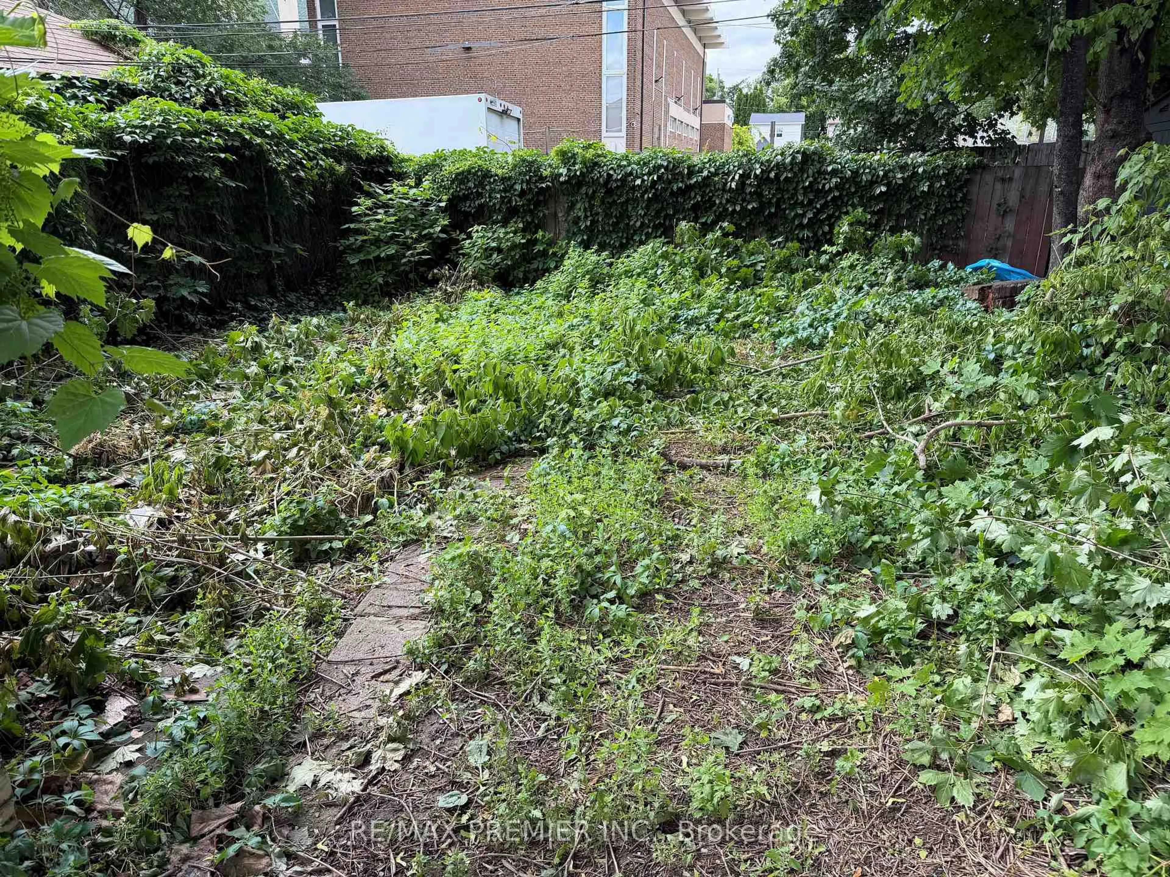 Unknown for 66 Lambton Ave, Toronto Ontario M6N 2S1