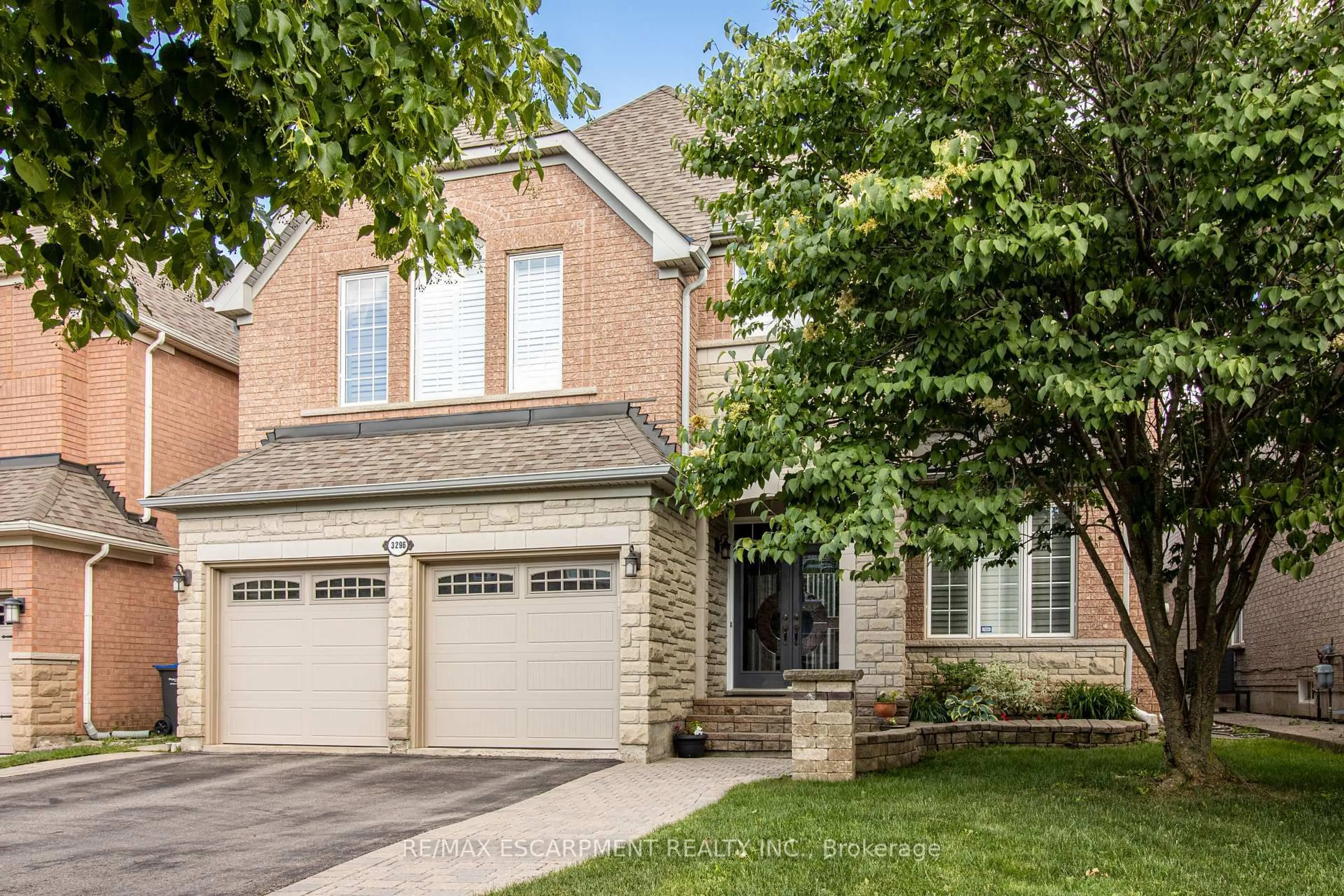 Home with brick exterior material, street for 3296 Topeka Dr, Mississauga Ontario L5M 7V1