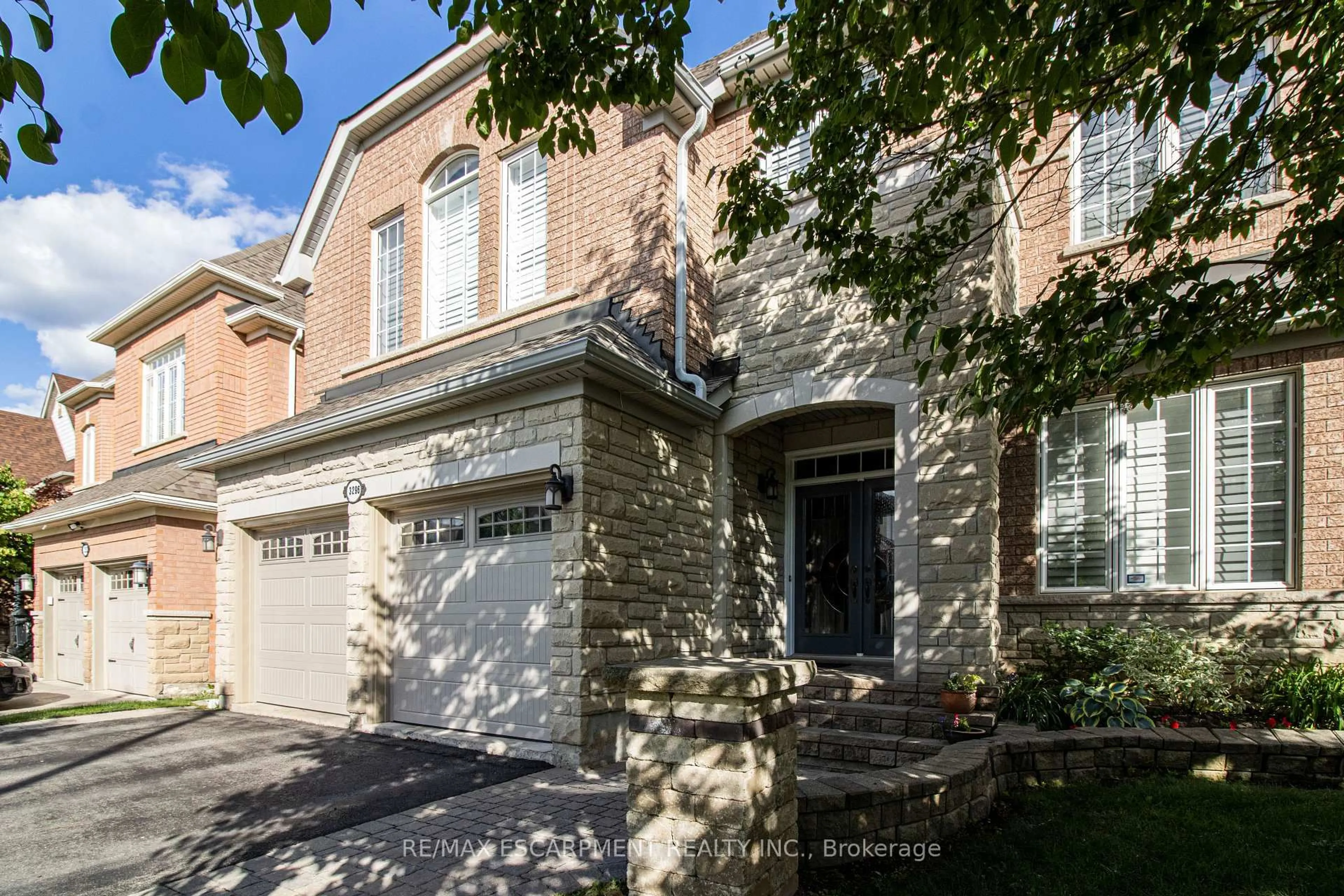 Home with brick exterior material, street for 3296 Topeka Dr, Mississauga Ontario L5M 7V1