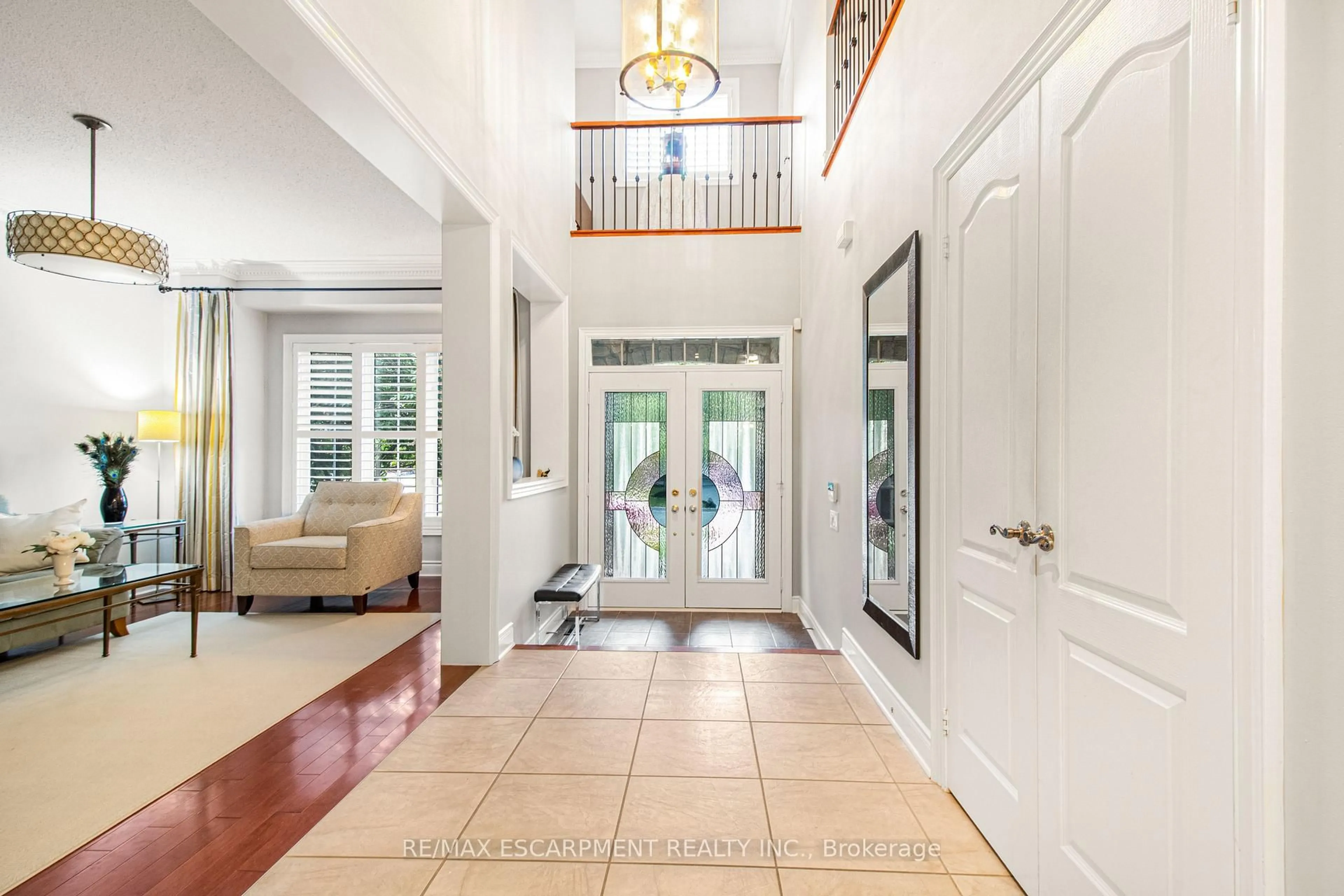 Indoor entryway for 3296 Topeka Dr, Mississauga Ontario L5M 7V1