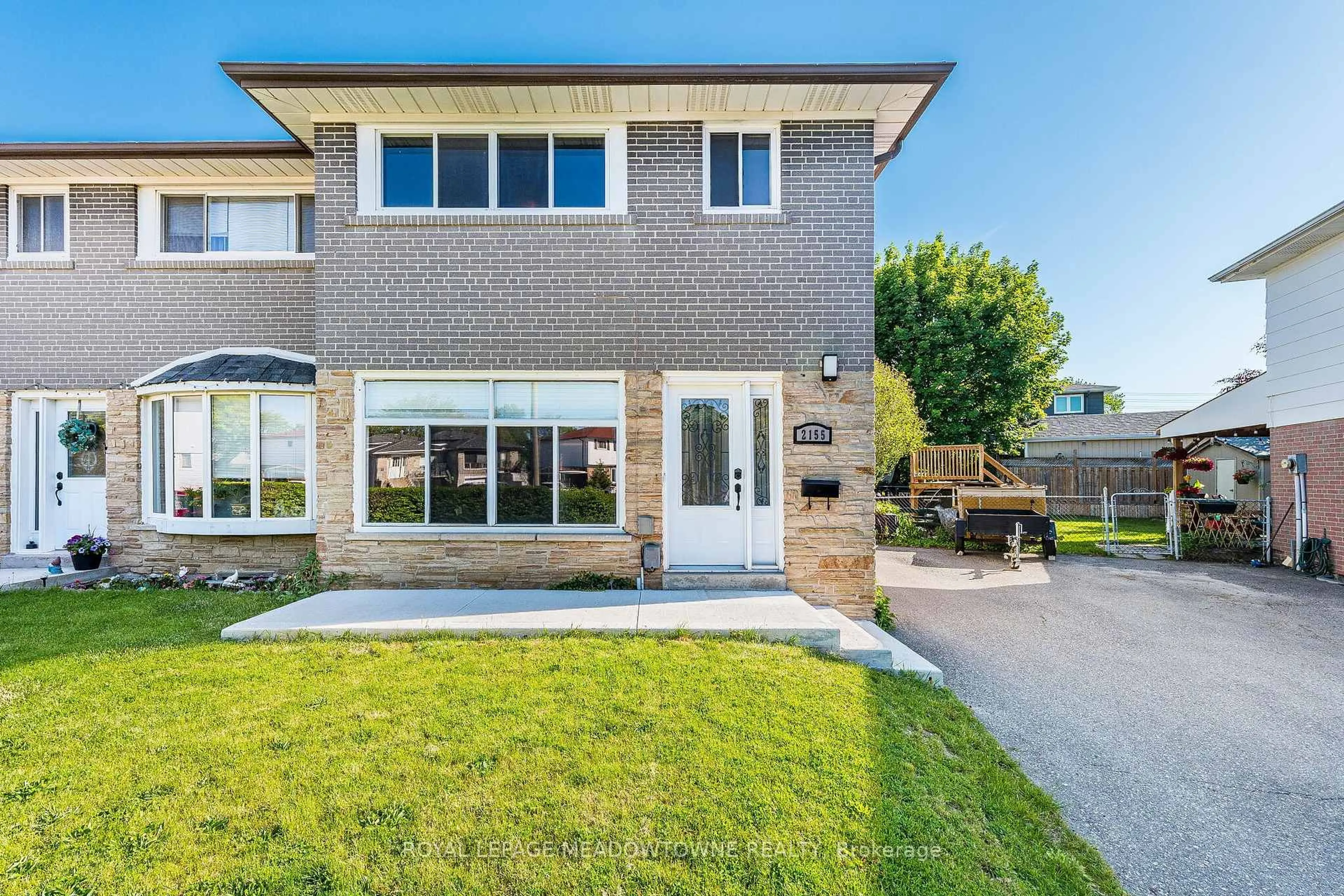 Home with brick exterior material, street for 2155 Pashak Crt, Mississauga Ontario L5A 1H8