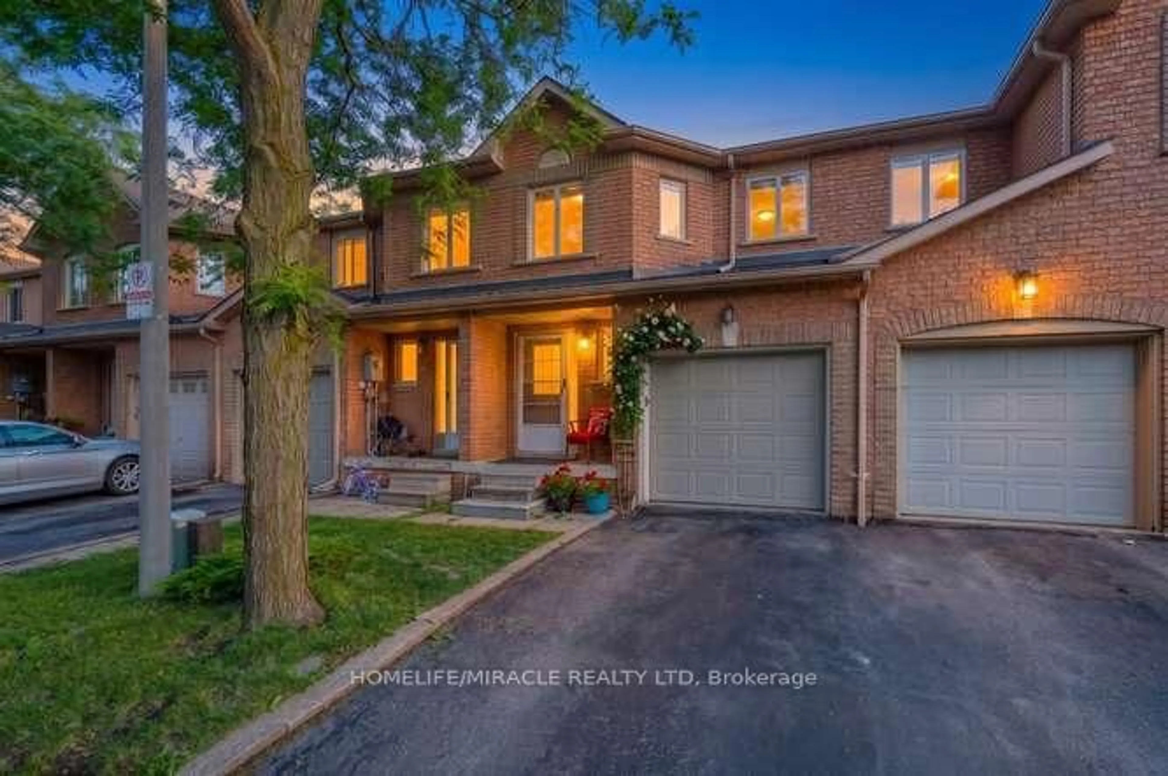 Home with brick exterior material, street for 200 Cresthaven Rd #59, Brampton Ontario L7A 1J5