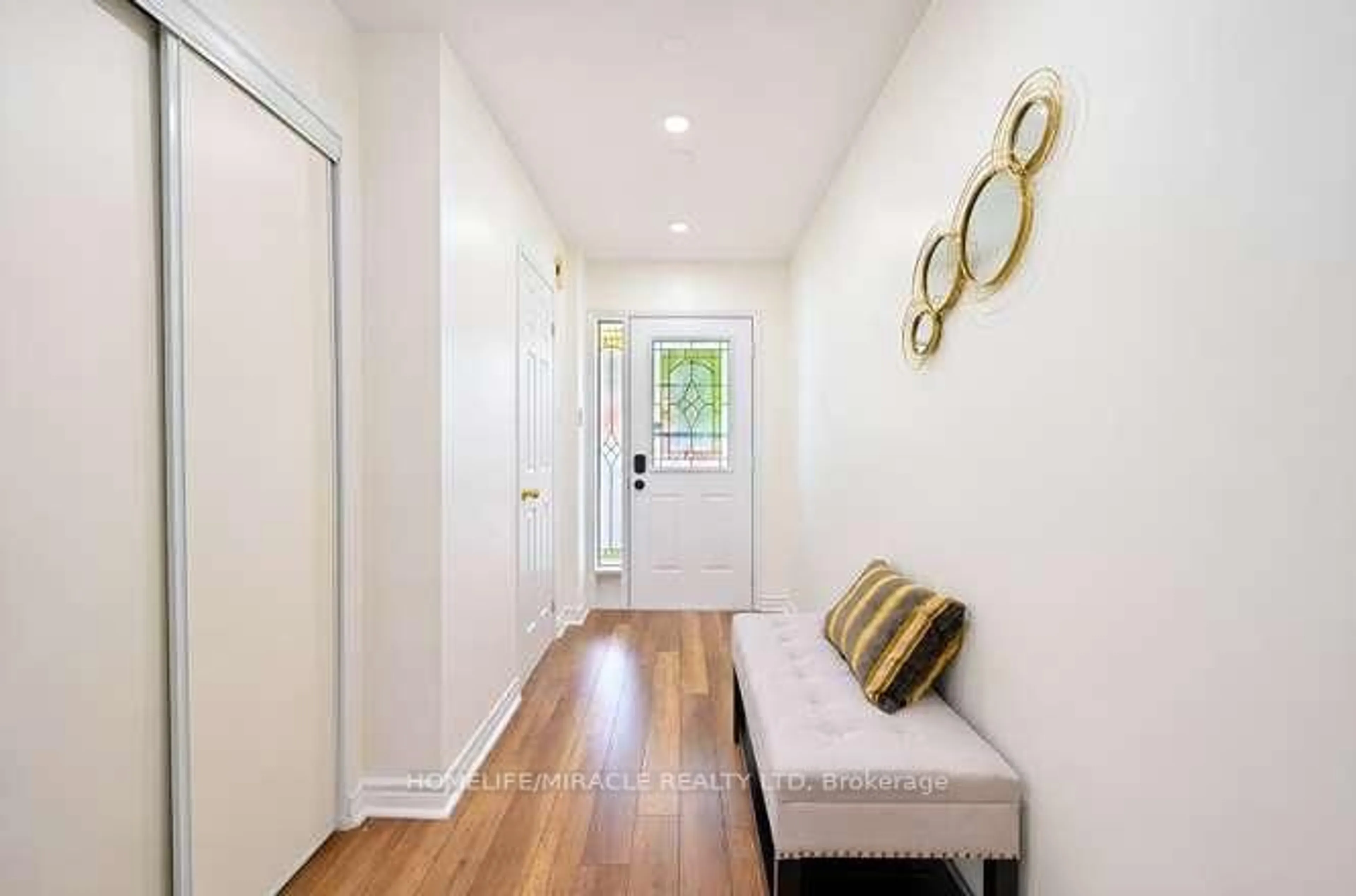 Indoor entryway for 200 Cresthaven Rd #59, Brampton Ontario L7A 1J5