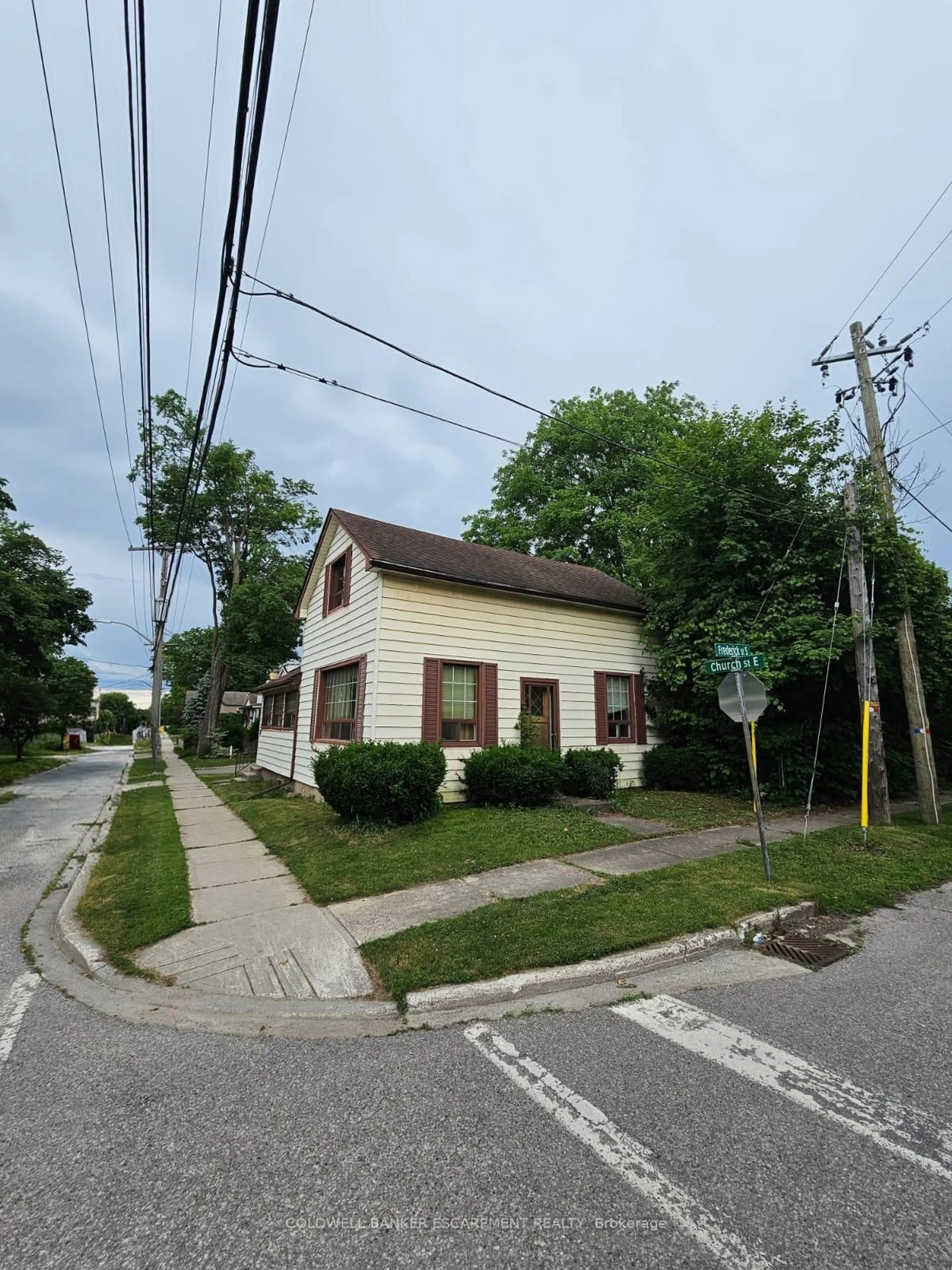 Unknown for 99 Church St, Halton Hills Ontario L7J 1K9