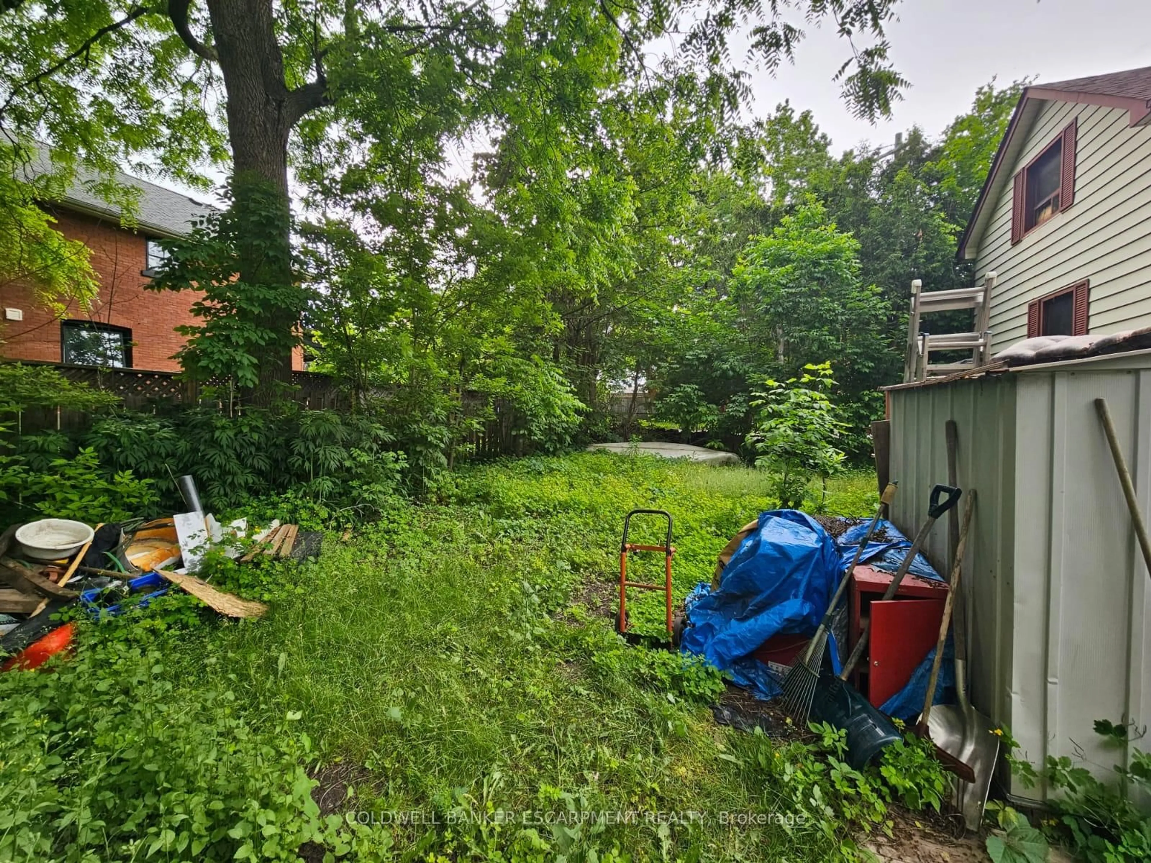 Shed for 99 Church St, Halton Hills Ontario L7J 1K9
