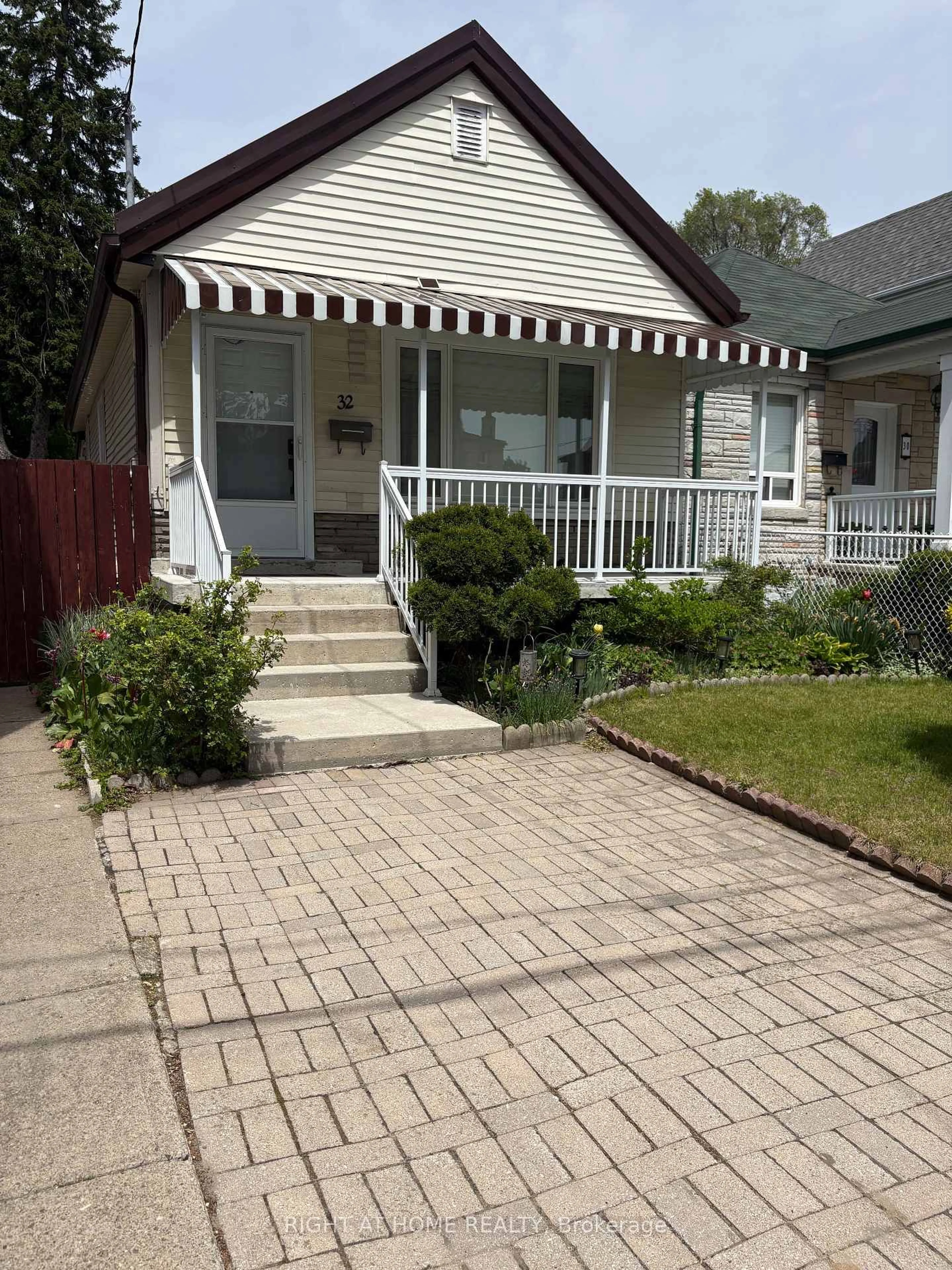 Unknown for 32 FLORENCE Cres, Toronto Ontario M6N 4E4