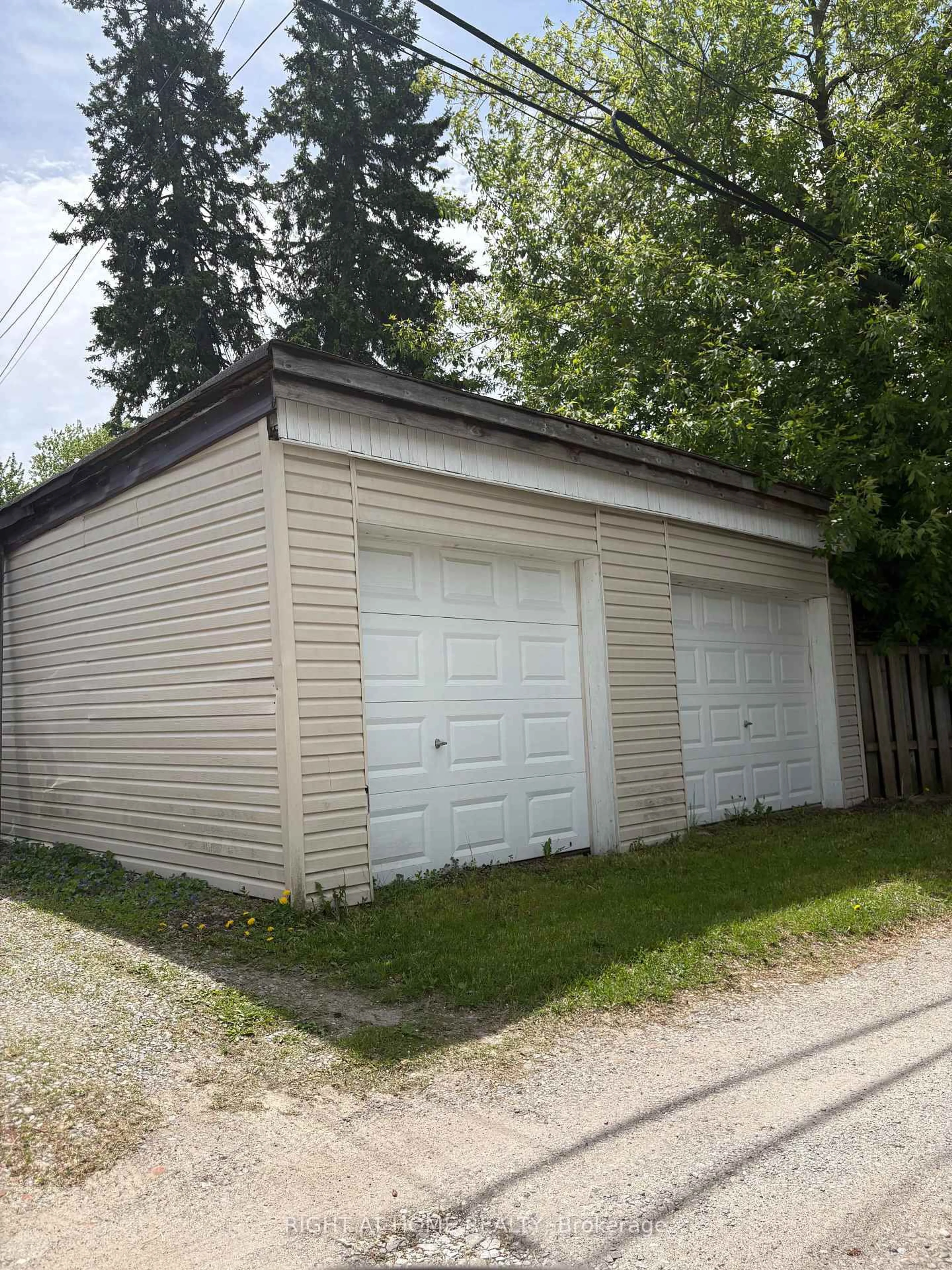 Shed for 32 FLORENCE Cres, Toronto Ontario M6N 4E4