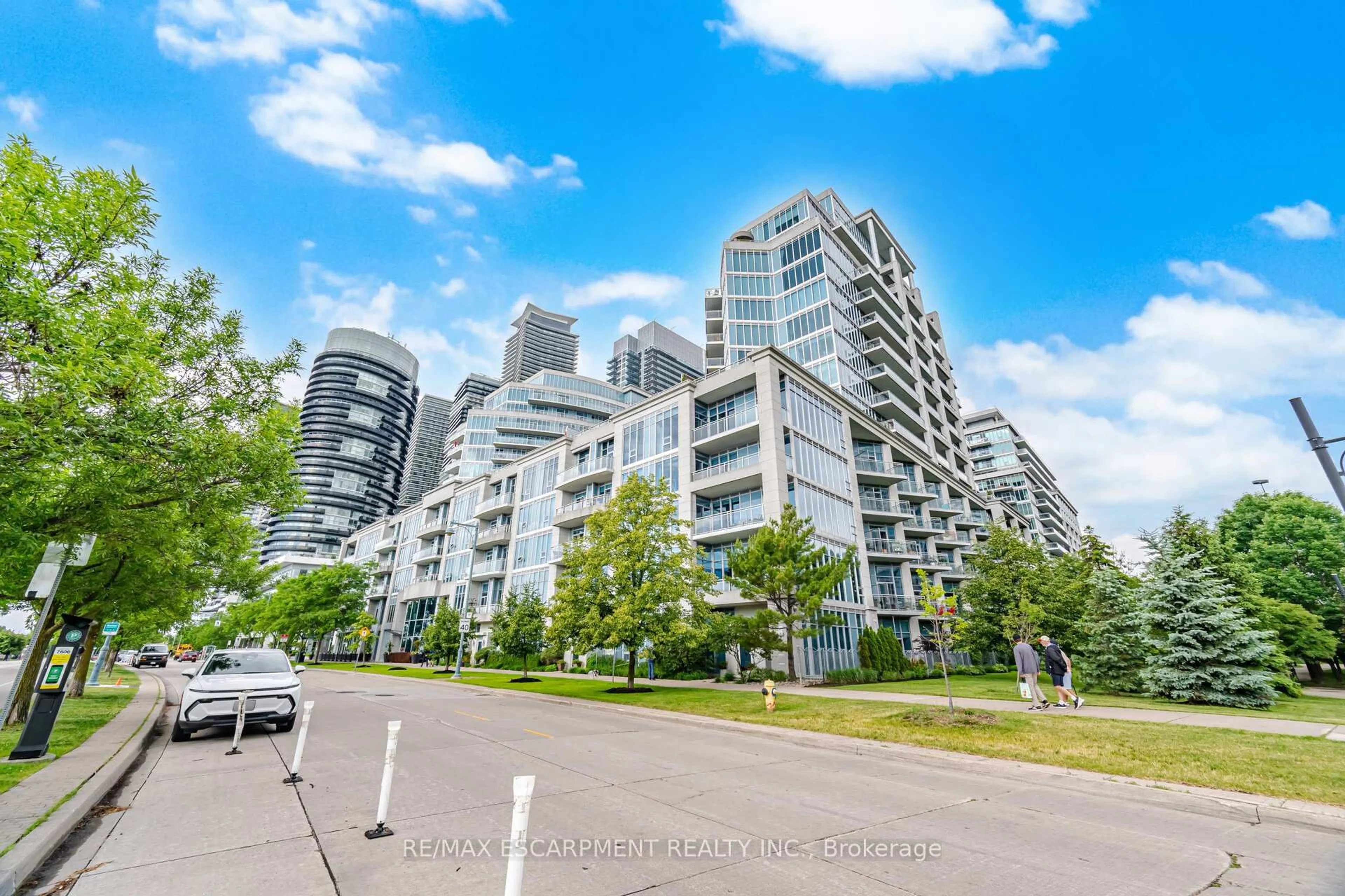 A pic from outside/outdoor area/front of a property/back of a property/a pic from drone, city buildings view from balcony for 58 Marine Parade Dr #330, Toronto Ontario M8V 4G1