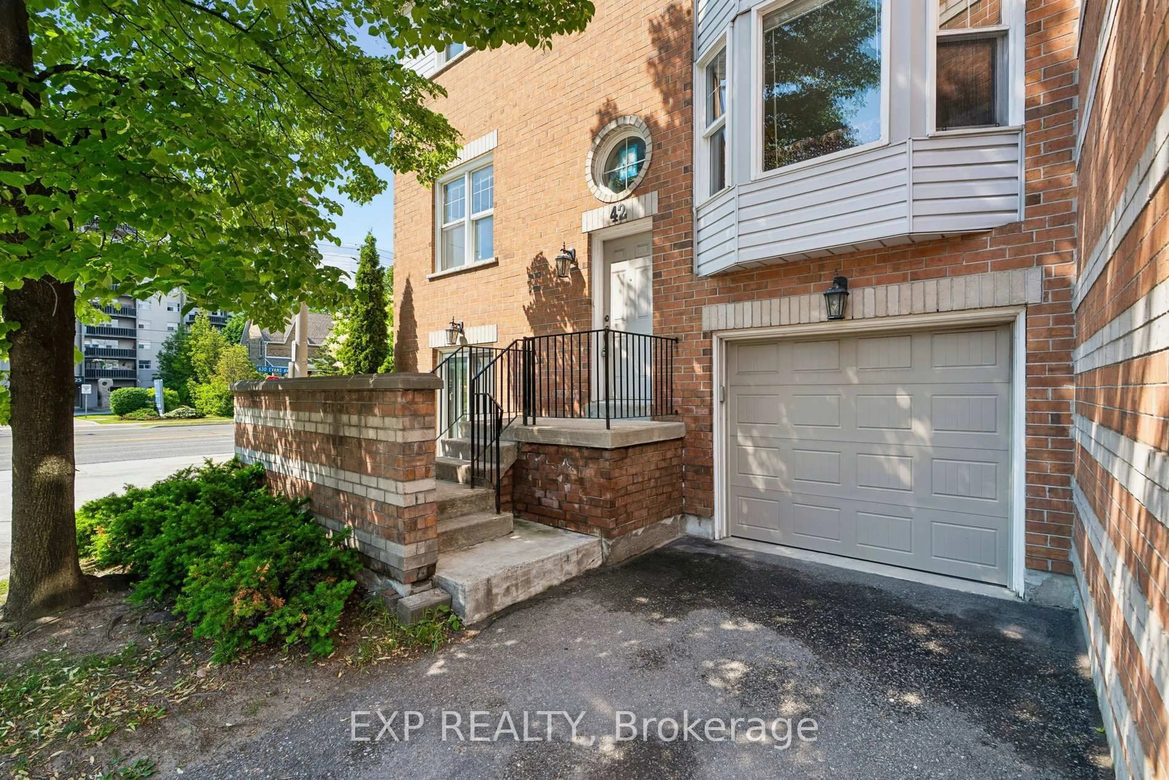 Indoor entryway for 630 Evans Ave #42, Toronto Ontario M8W 2W6