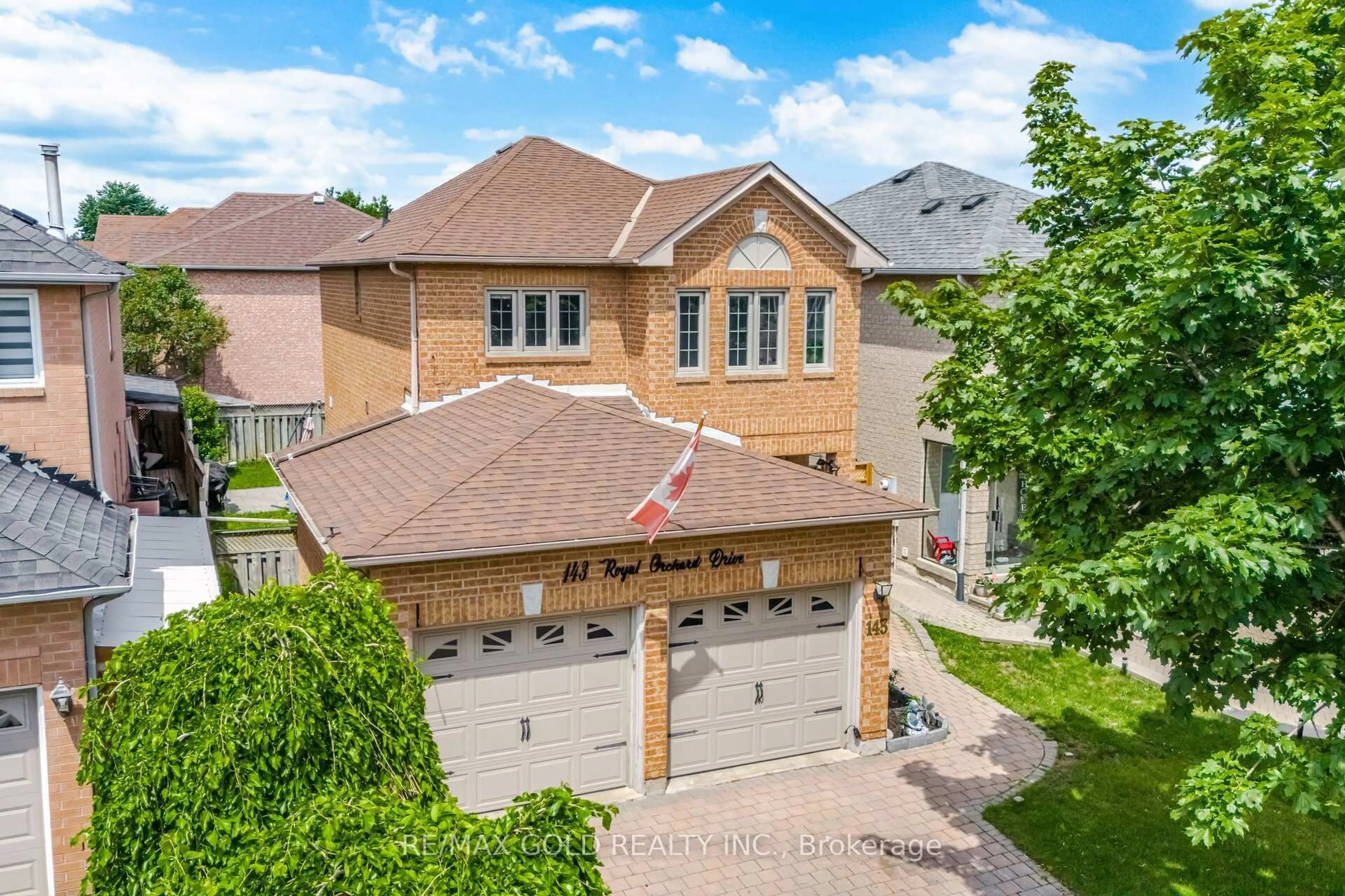 A pic from outside/outdoor area/front of a property/back of a property/a pic from drone, street for 143 Royal Orchard Dr, Brampton Ontario L6X 4K6