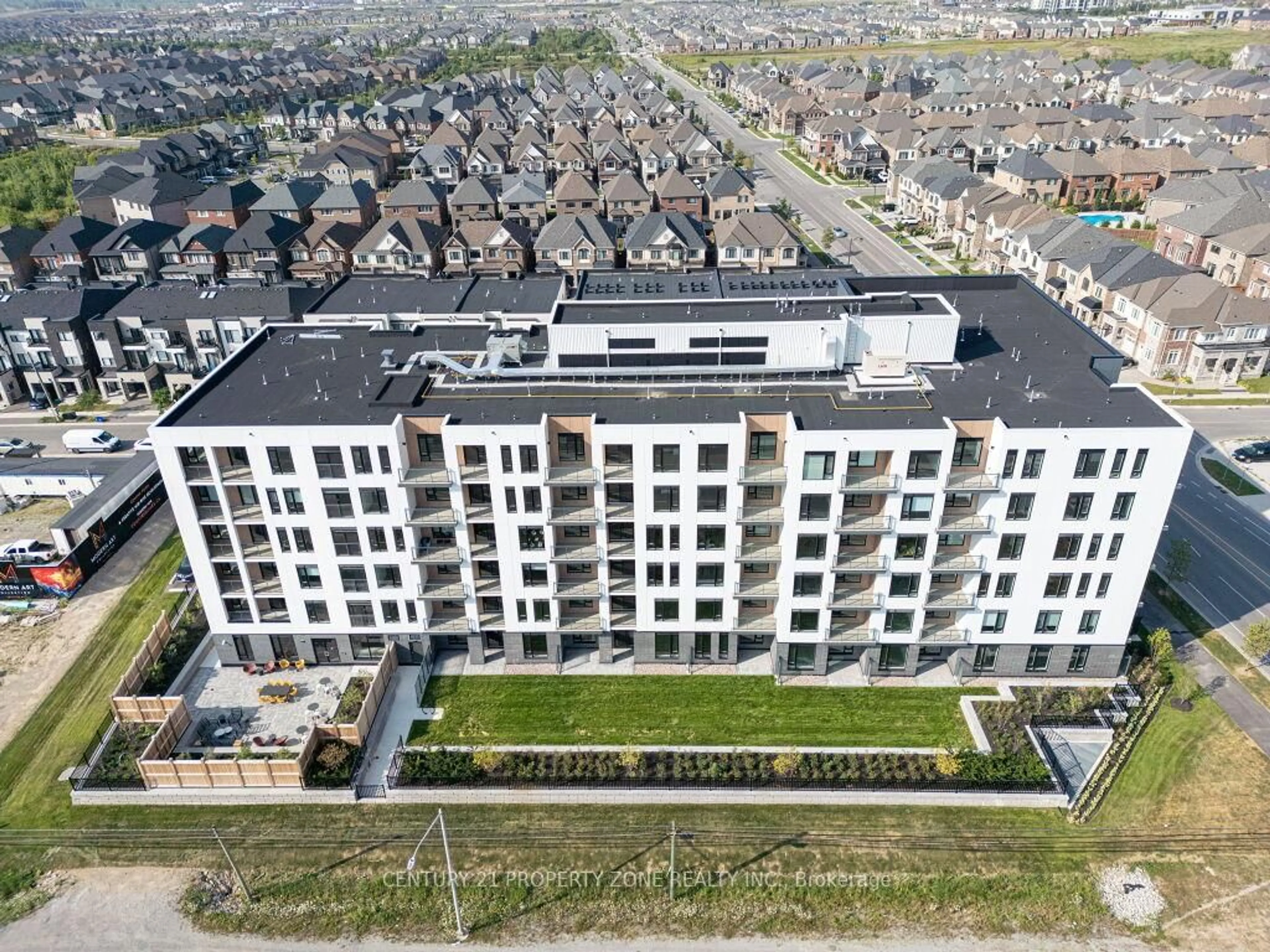 A pic from outside/outdoor area/front of a property/back of a property/a pic from drone, city buildings view from balcony for 1440 Clarriage Crt #507, Milton Ontario L9E 1B3