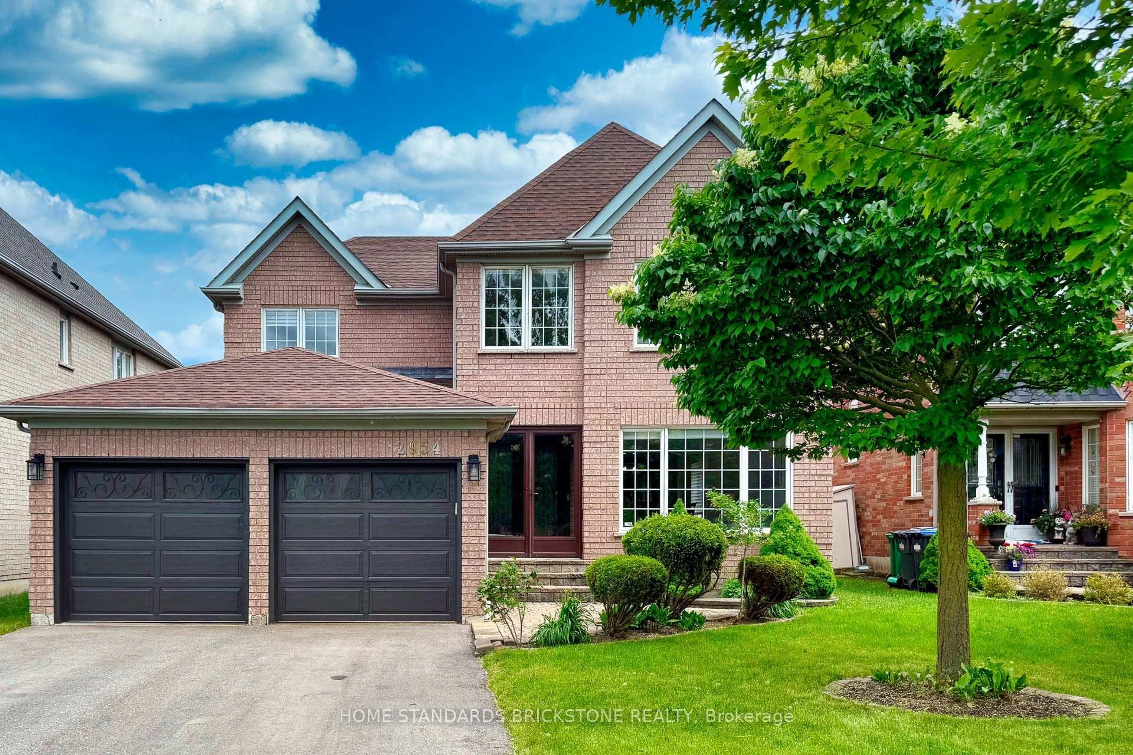 Home with brick exterior material, street for 2954 Wisteria Crt, Mississauga Ontario L5M 5V5