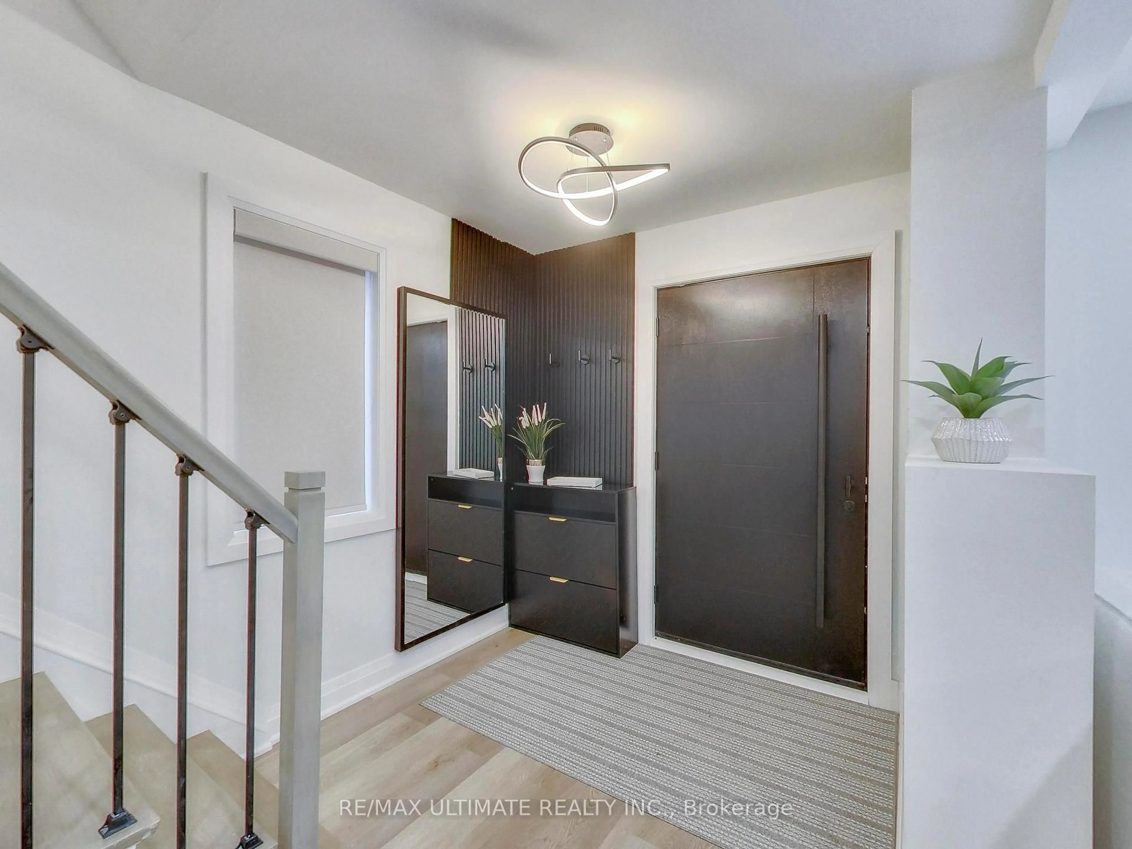 Indoor entryway for 11 Blandorman Rd, Toronto Ontario M6L 2L7