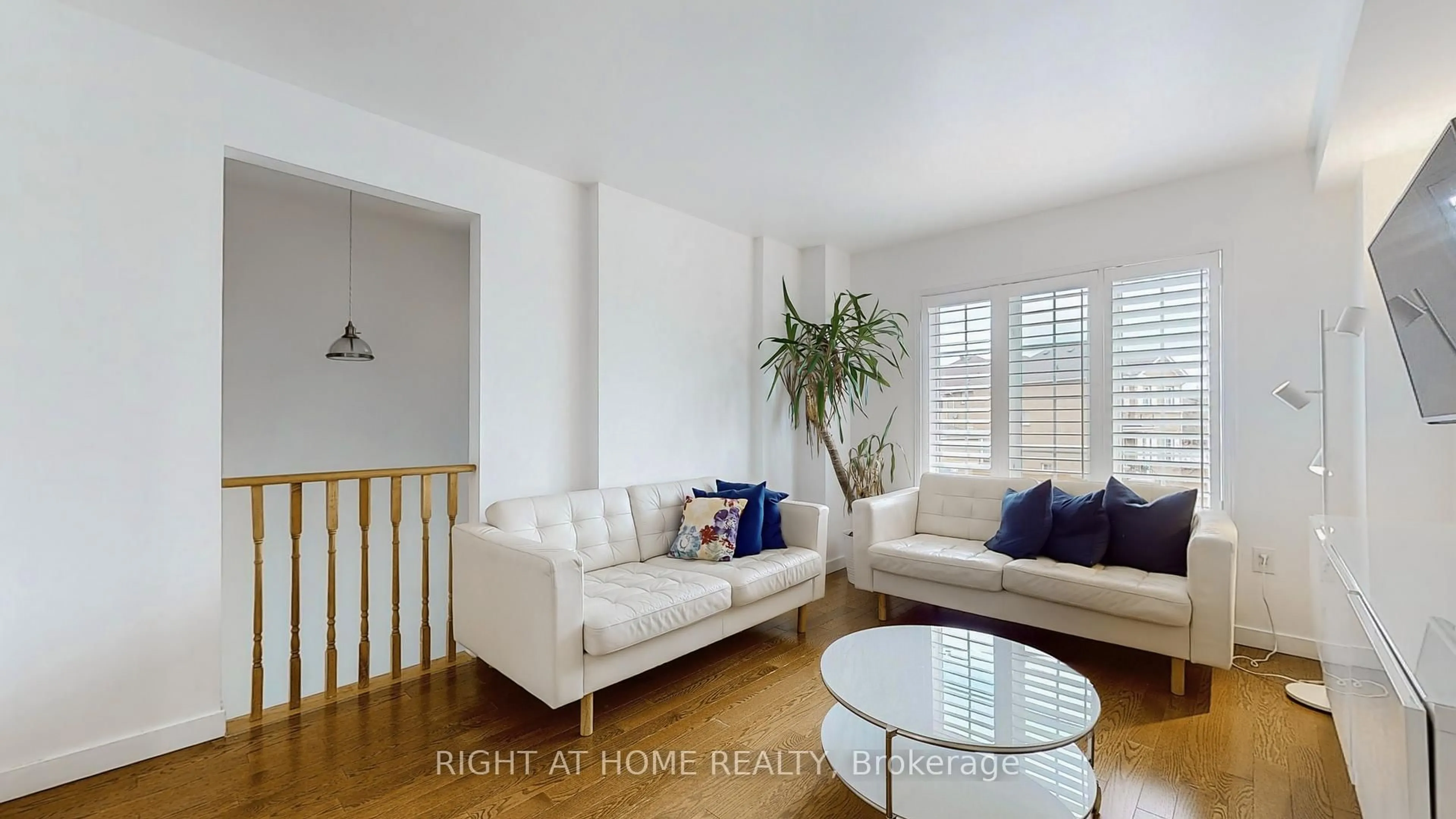 Living room with furniture, wood/laminate floor for 371 Fairgate Way, Oakville Ontario L6H 6Y1