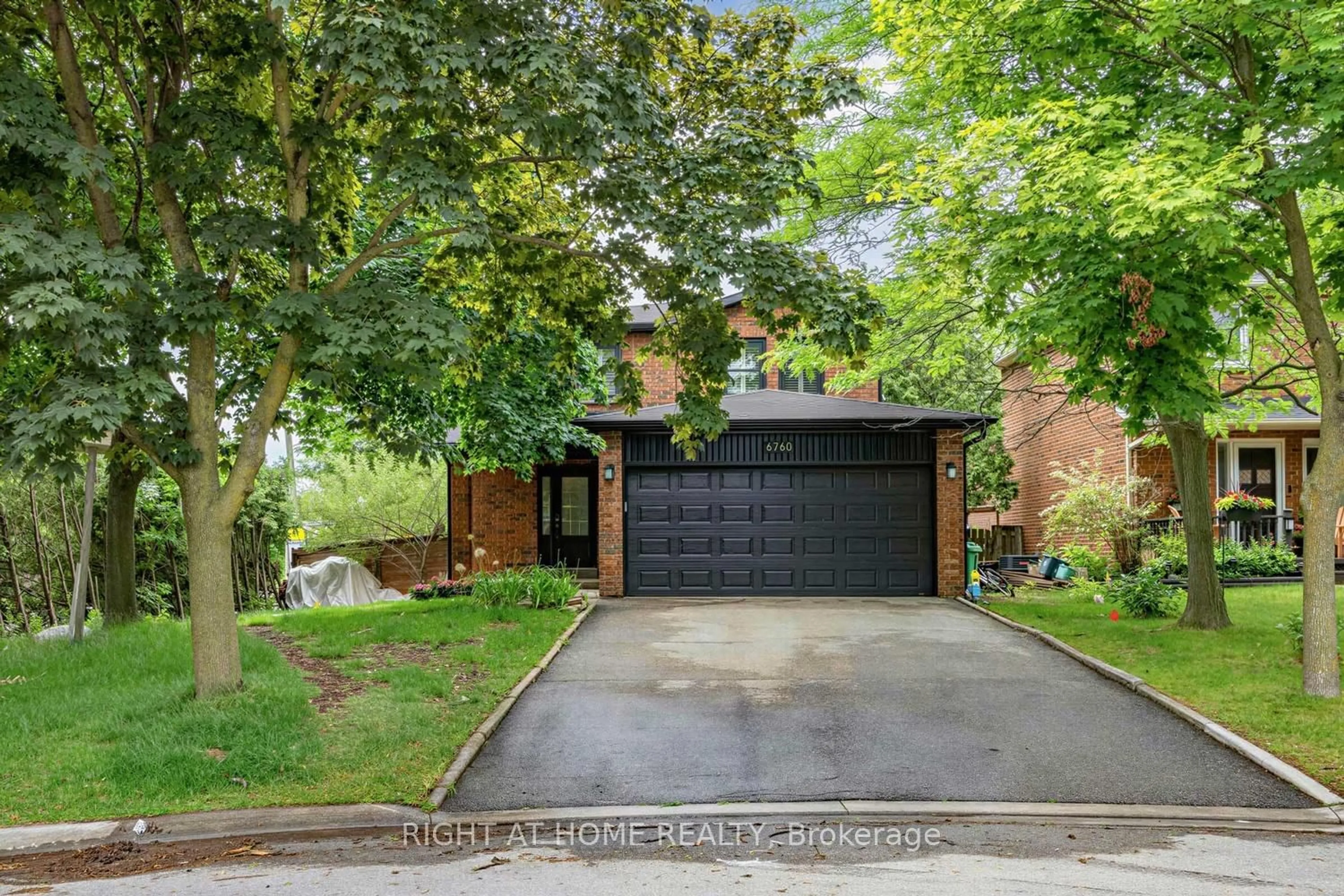 Home with brick exterior material, street for 6760 Dolmage Crt, Mississauga Ontario L5N 4V9