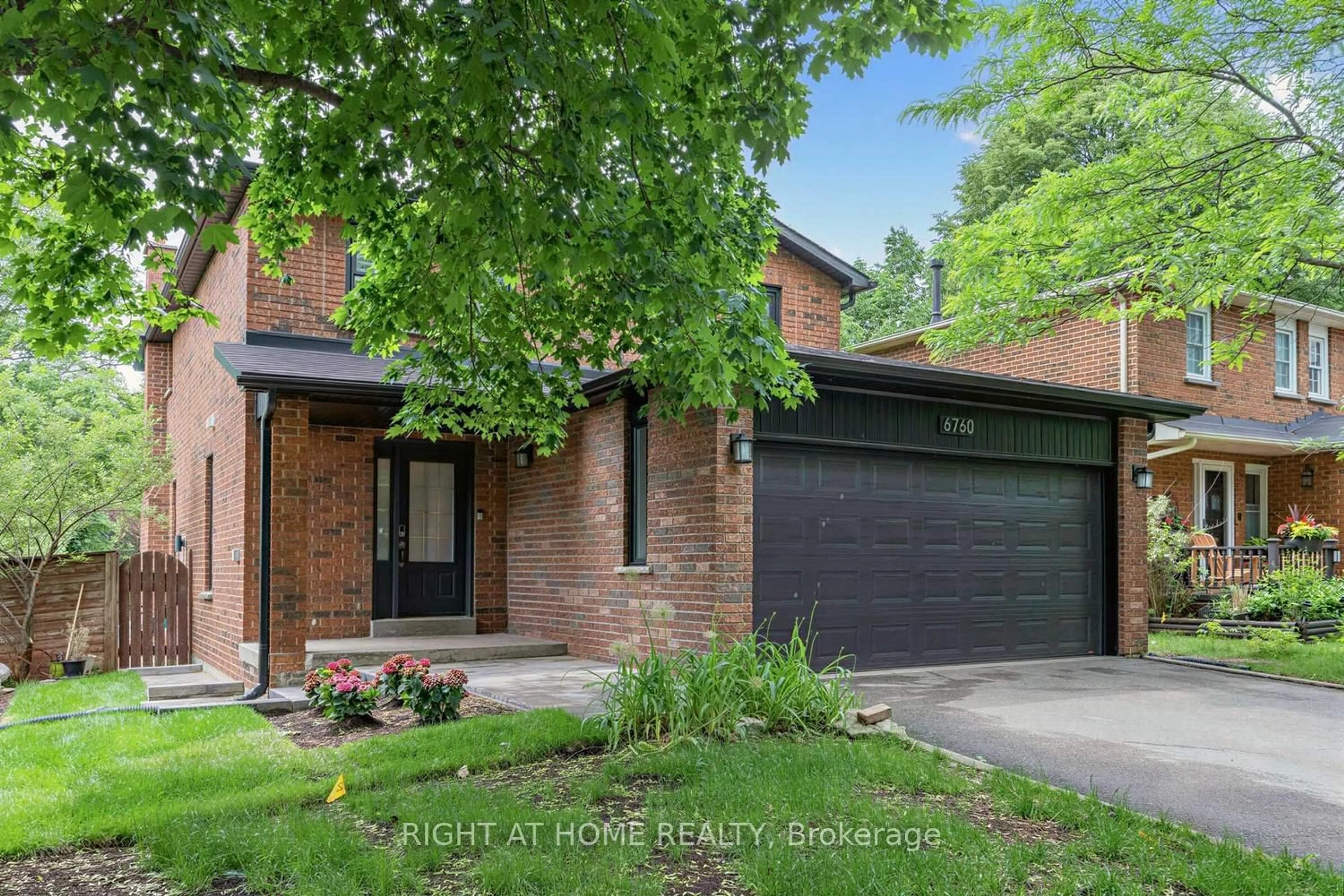 Home with brick exterior material, street for 6760 Dolmage Crt, Mississauga Ontario L5N 4V9