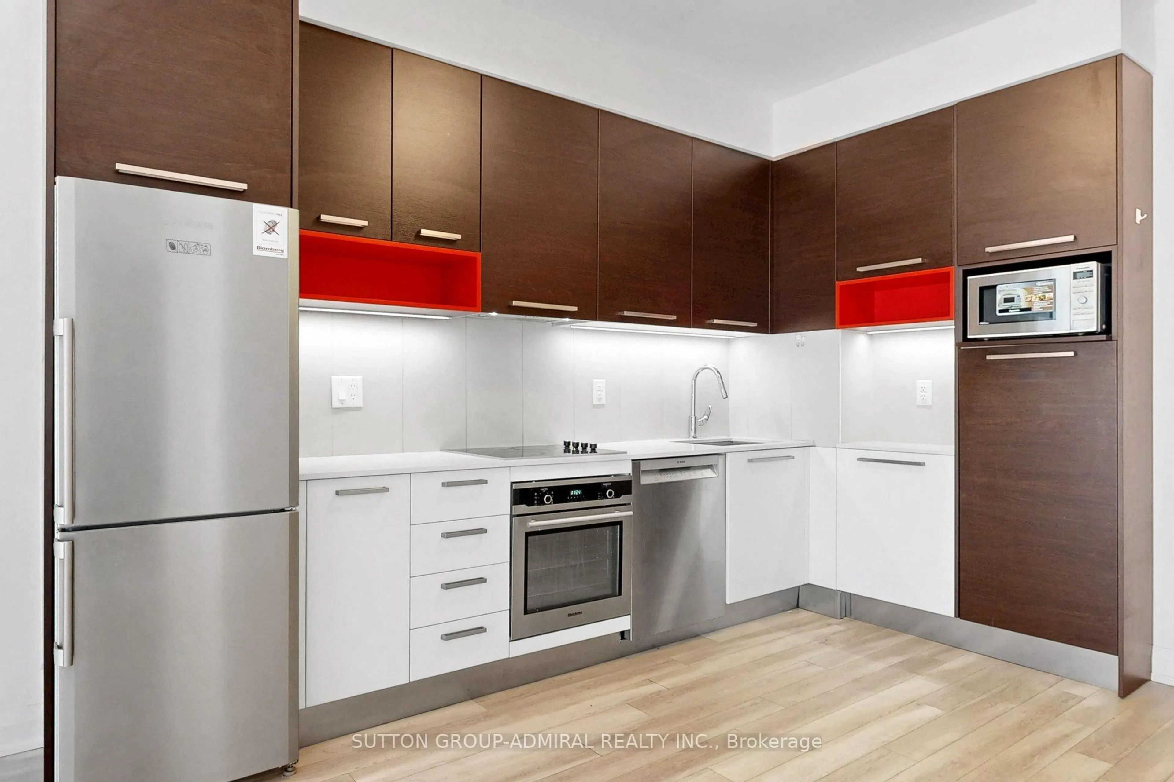 Standard kitchen, wood/laminate floor for 36 Park Lawn Rd #301, Toronto Ontario M8V 0E5