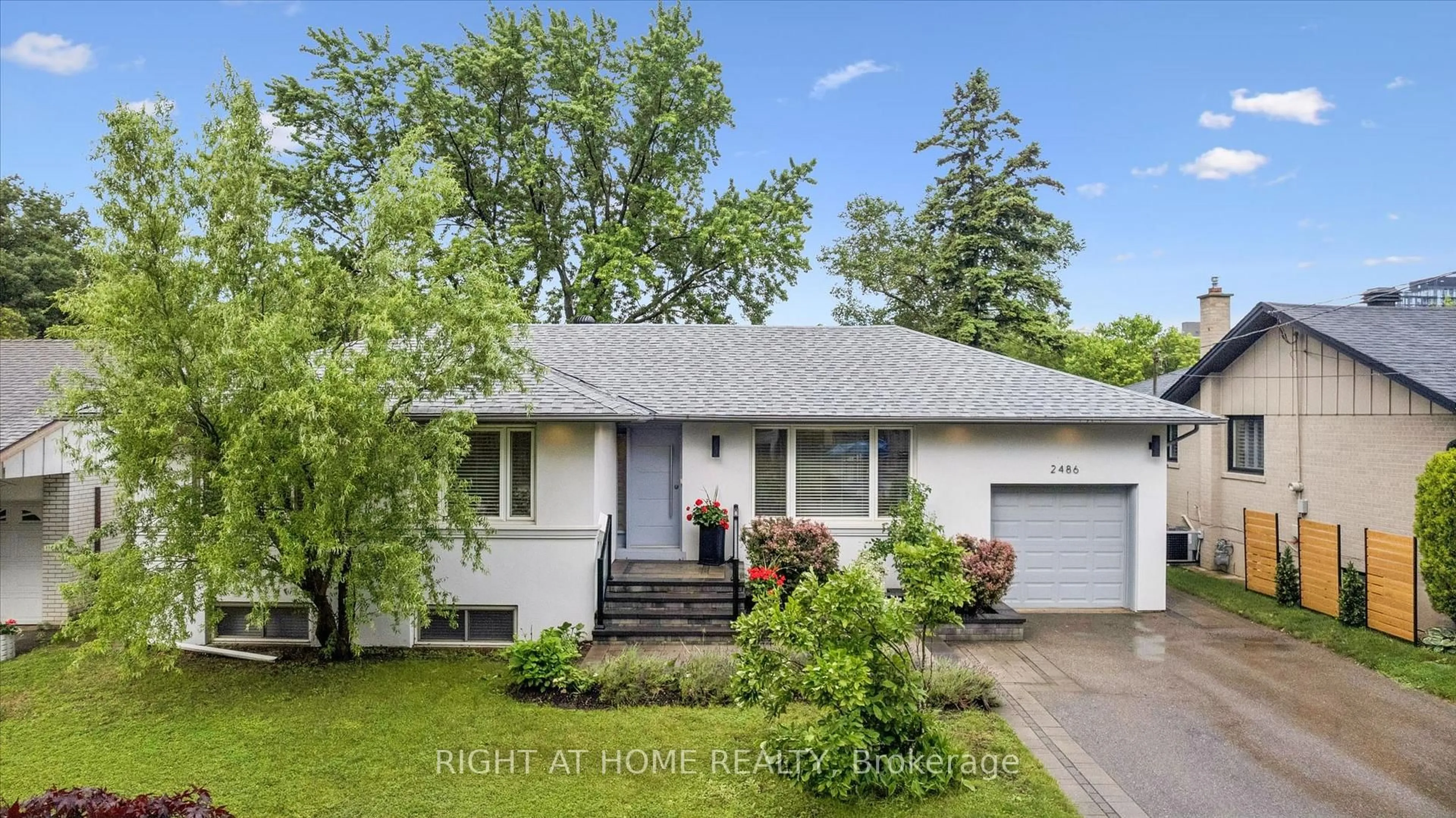 Home with vinyl exterior material, street for 2486 Edenhurst Dr, Mississauga Ontario L5A 2K9