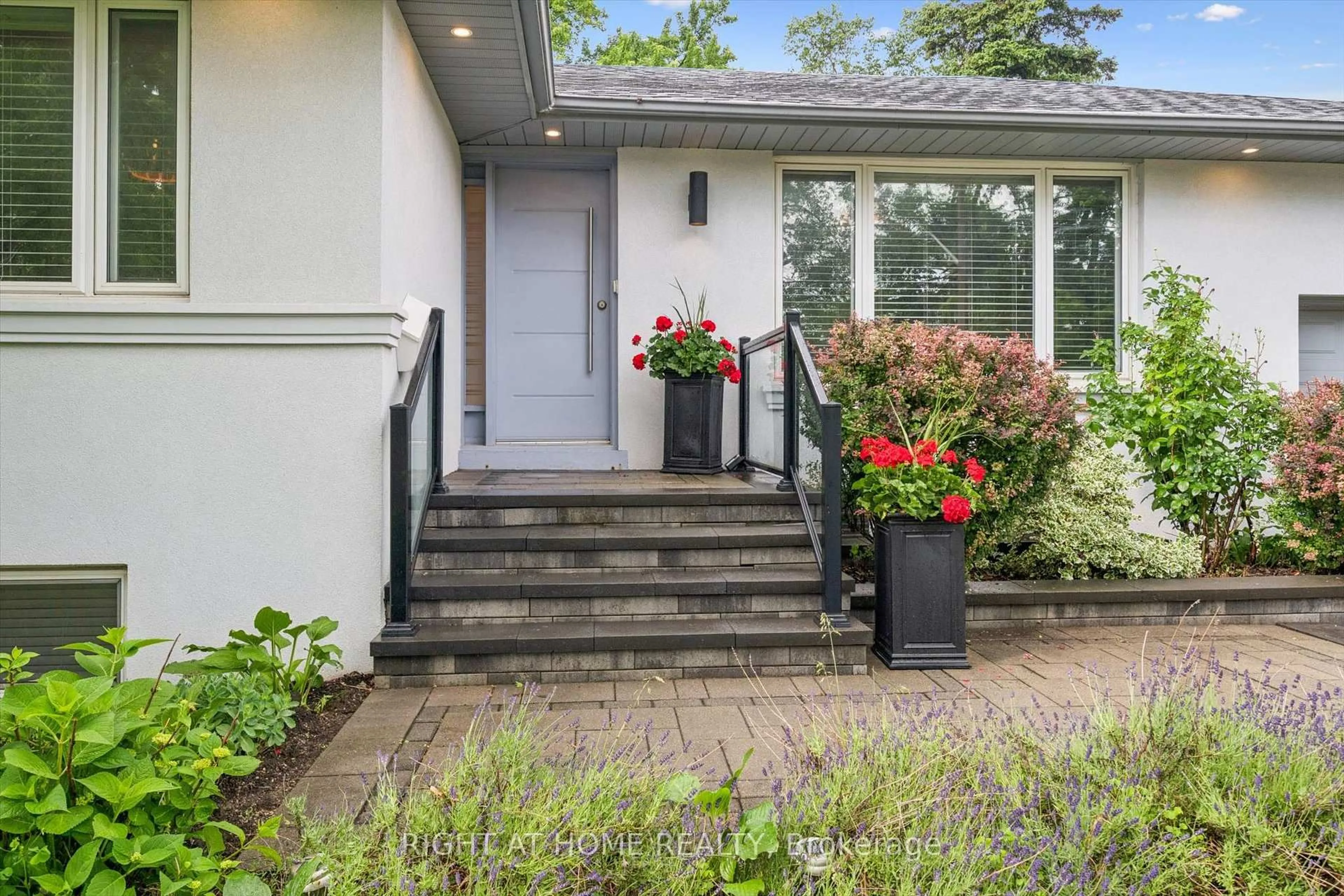 Unknown for 2486 Edenhurst Dr, Mississauga Ontario L5A 2K9