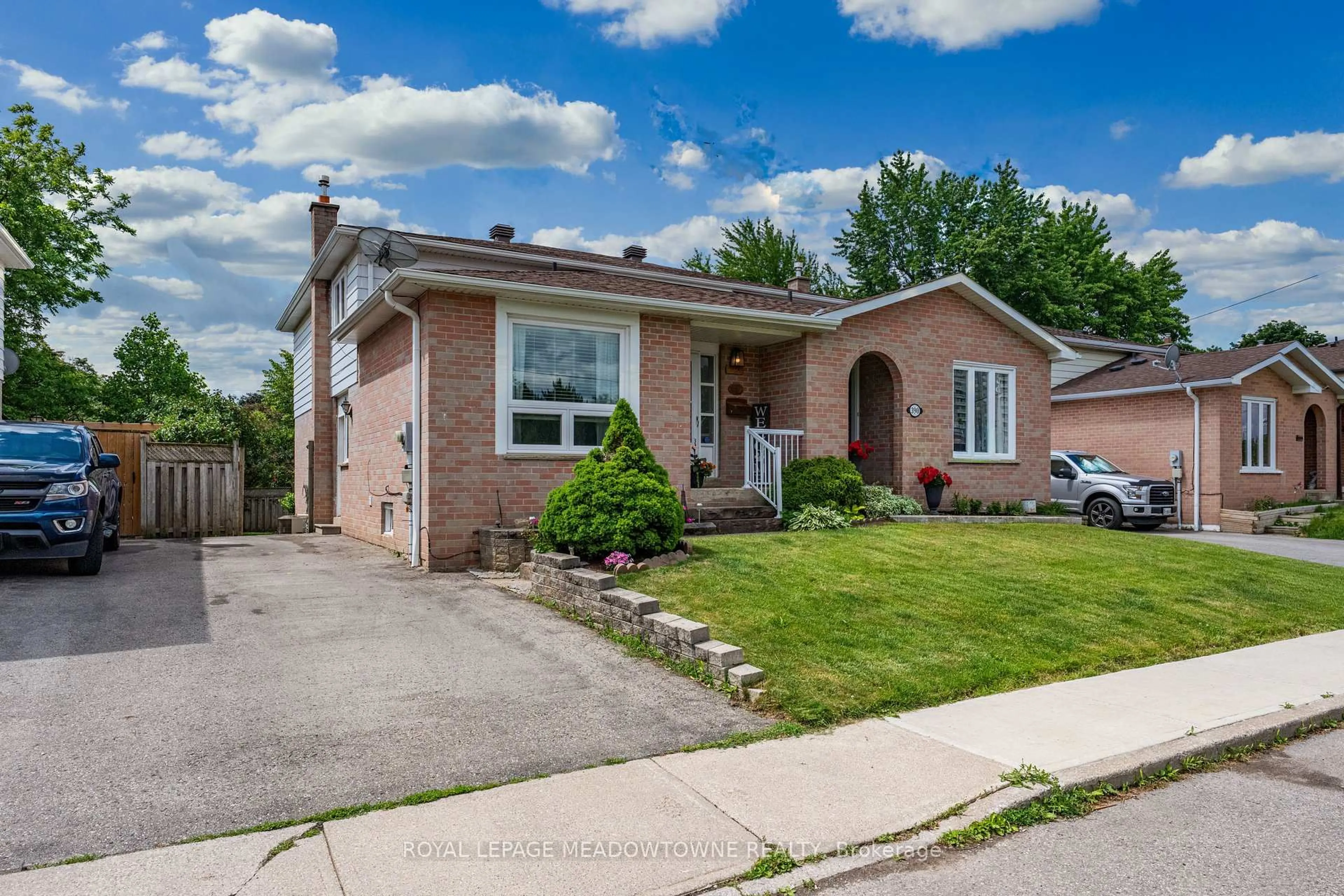 Home with brick exterior material, street for 390A Guelph St, Halton Hills Ontario L7G 4B7
