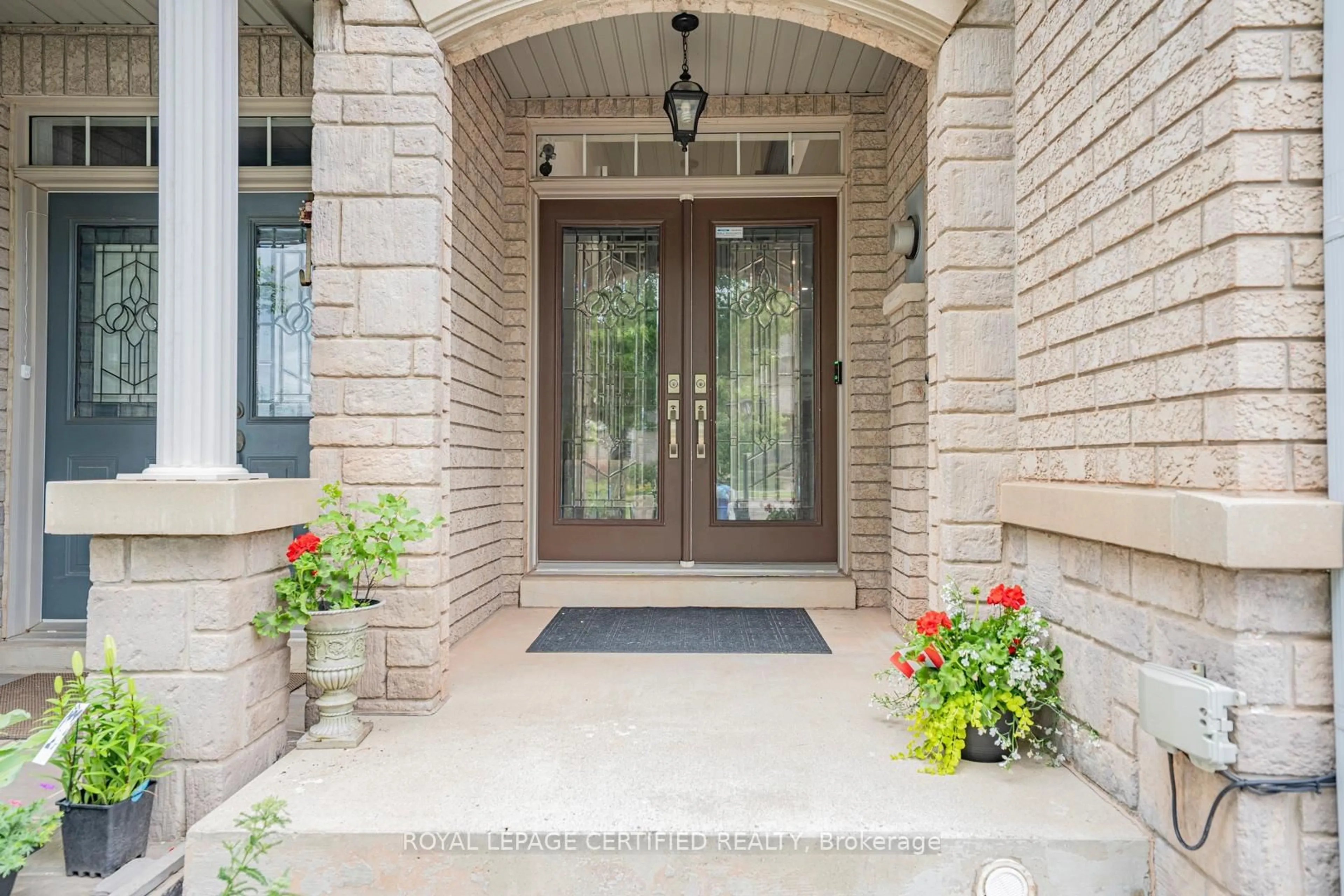 Indoor entryway for 1171 Agram Dr, Oakville Ontario L6H 7S1