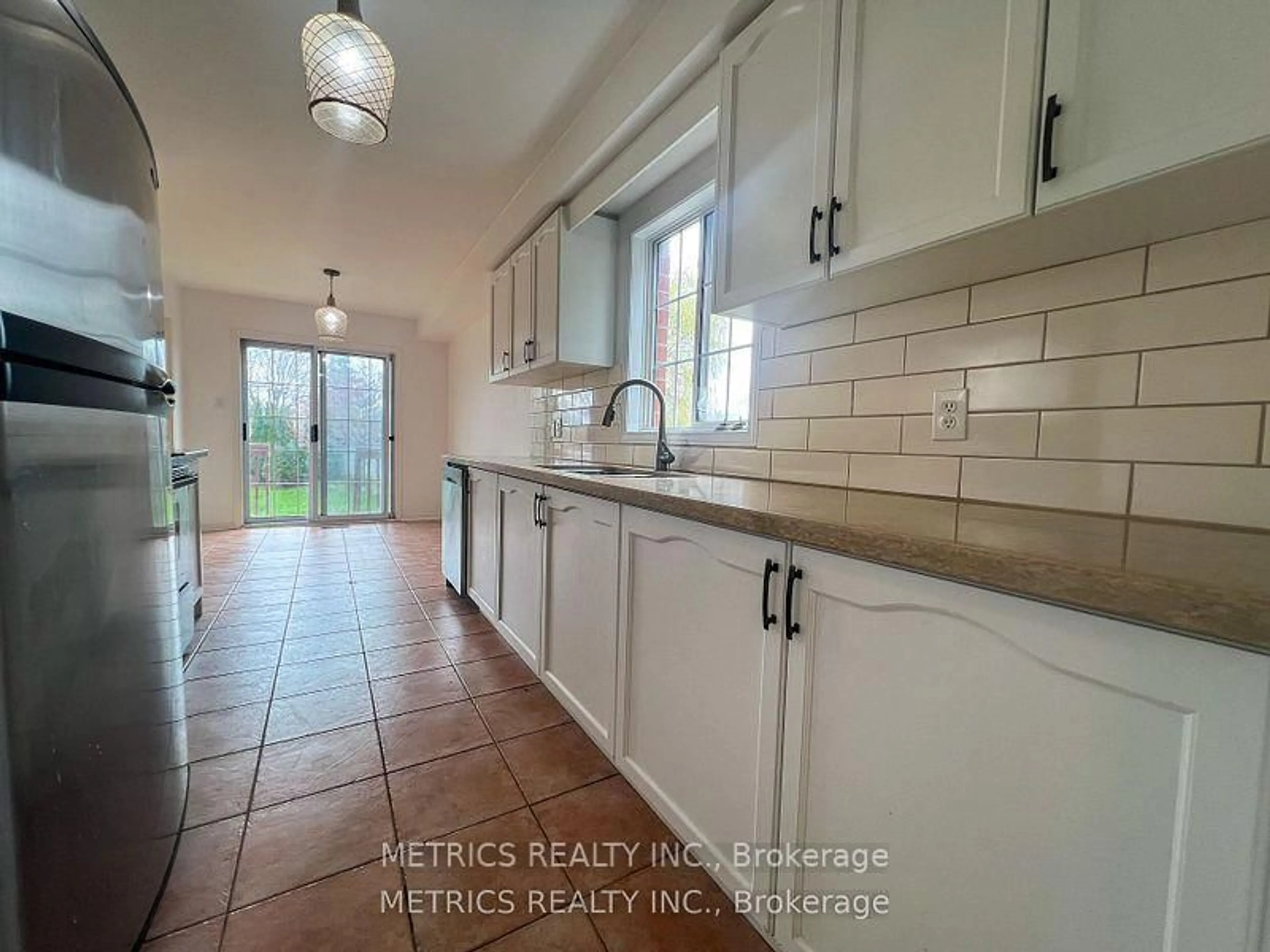 Standard kitchen, ceramic/tile floor for 55 Frank Johnston Rd, Caledon Ontario L7E 2L6