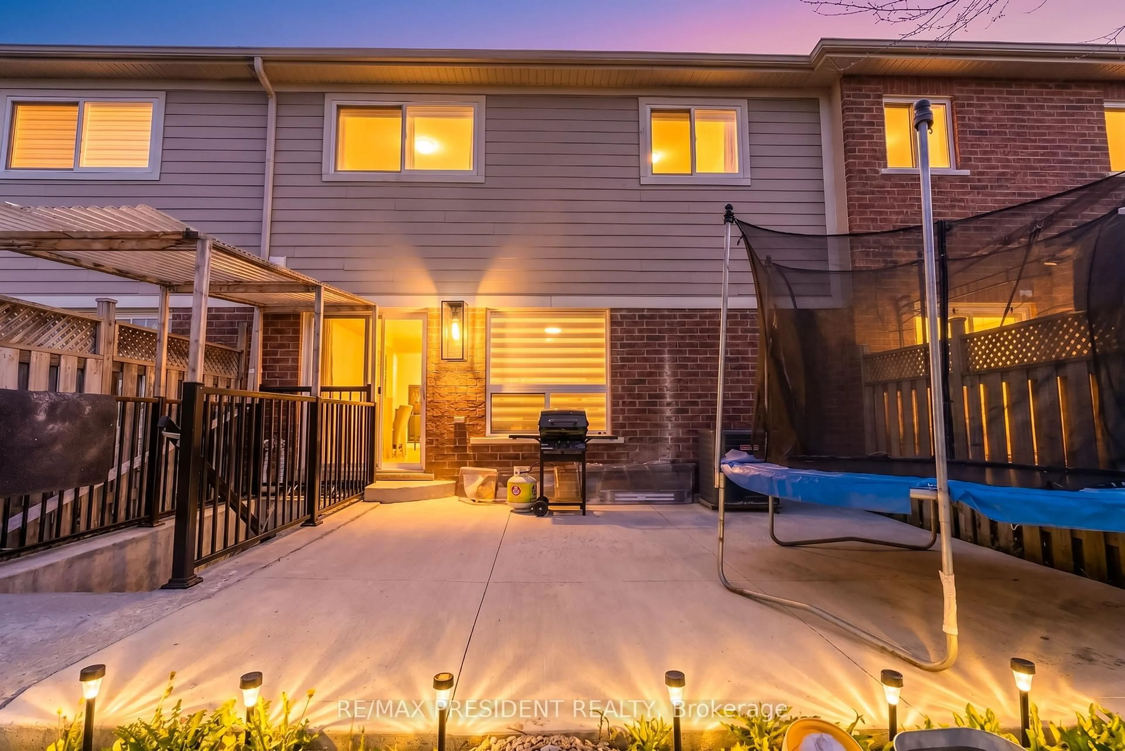 Patio, street for 77 Tideland Dr, Brampton Ontario L7A 2V8