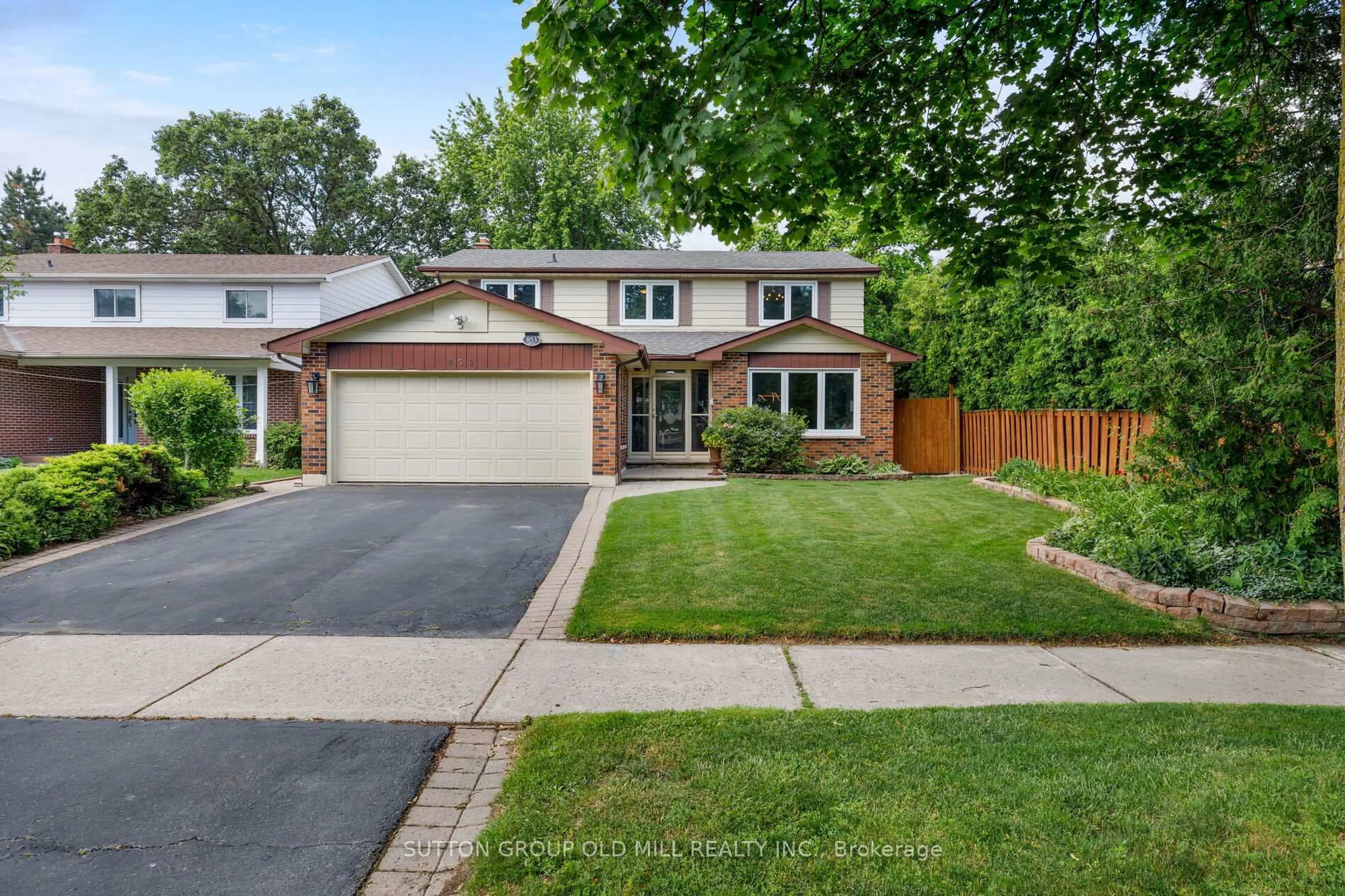 Home with brick exterior material, street for 853 Kowal Dr, Mississauga Ontario L5H 3T3