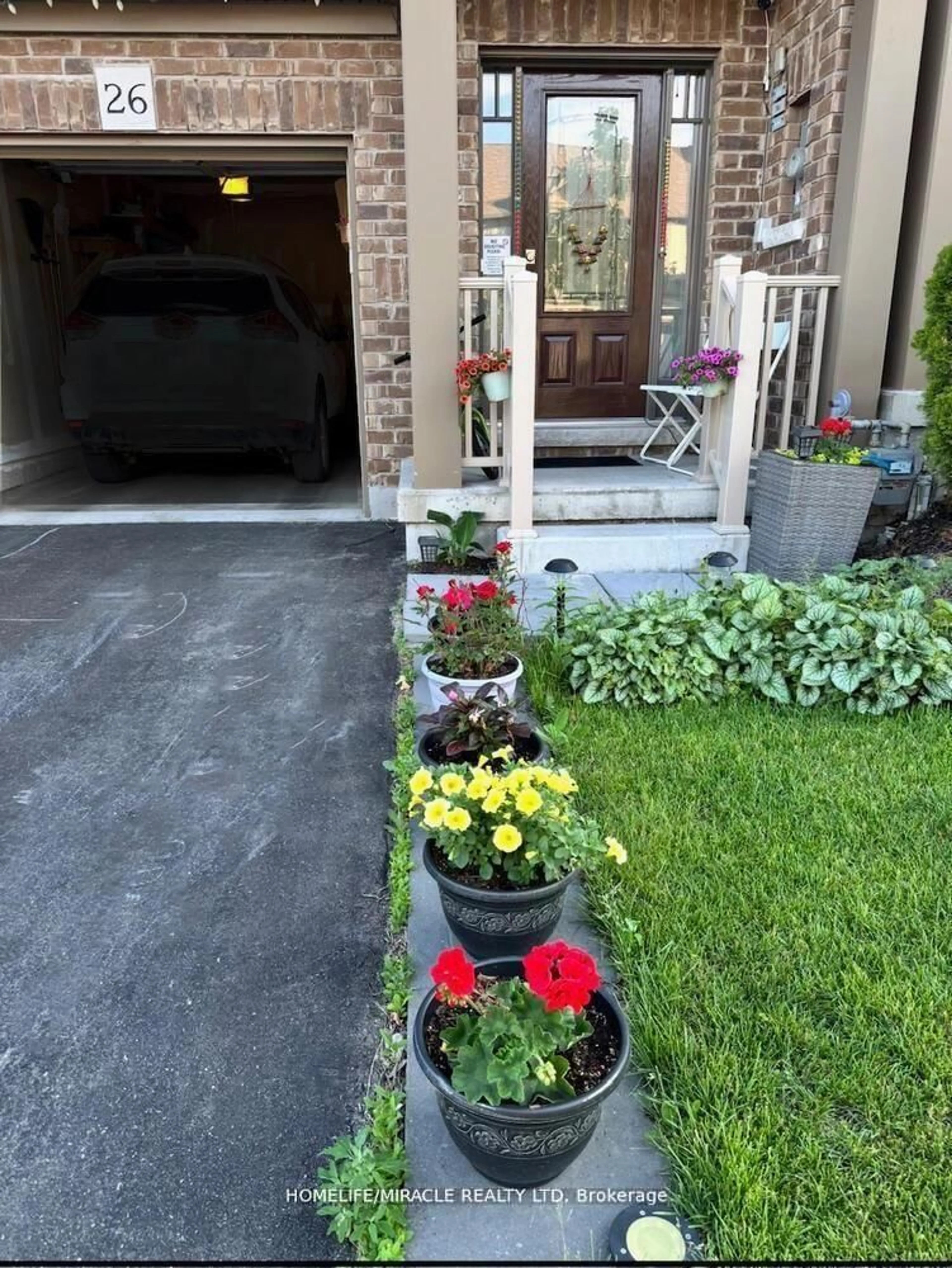 Indoor entryway for 26 Winterton Crt, Orangeville Ontario L9W 7N5